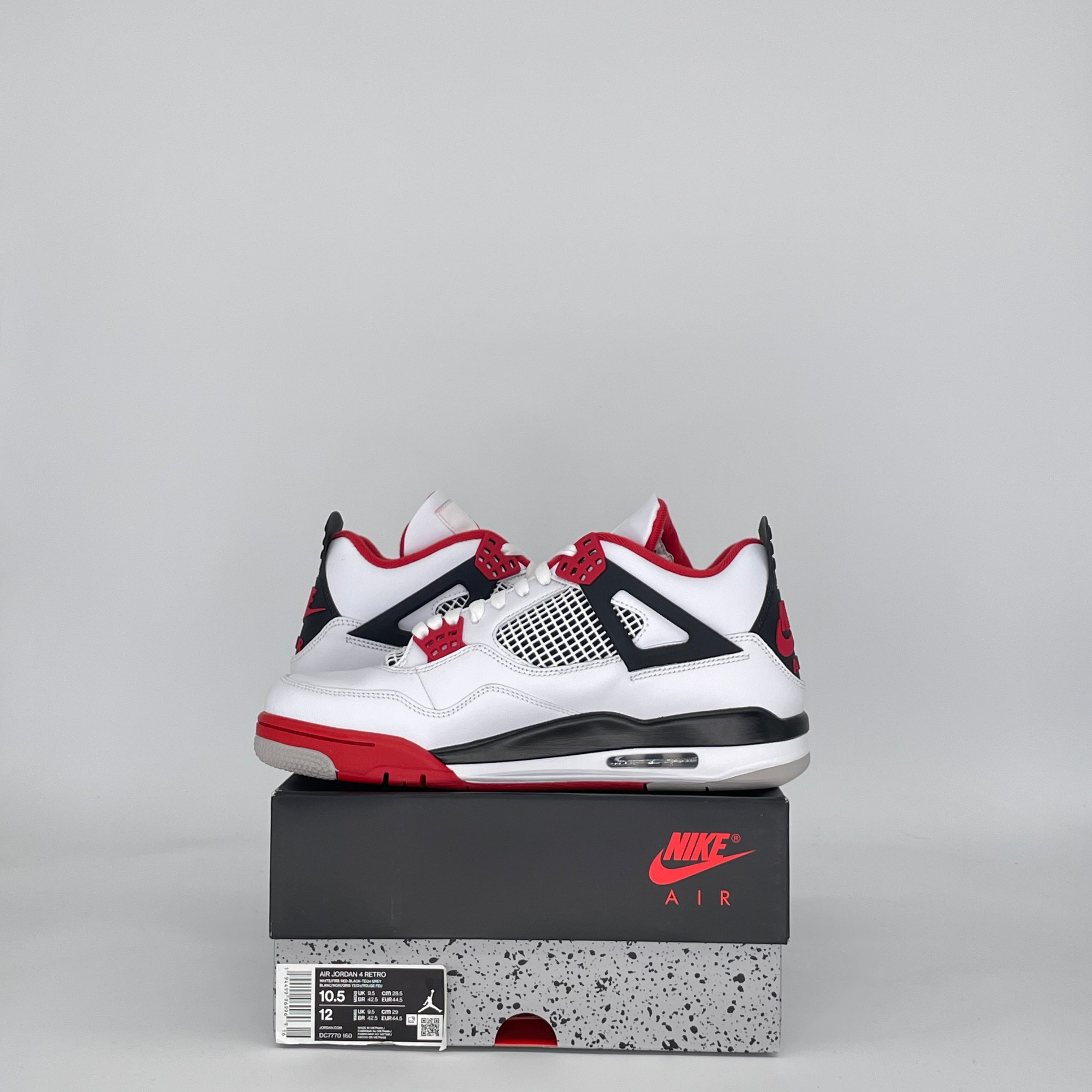 AIR JORDAN 4 FIRE RED (2020) DC7770-160 SIZE 10.5/12W