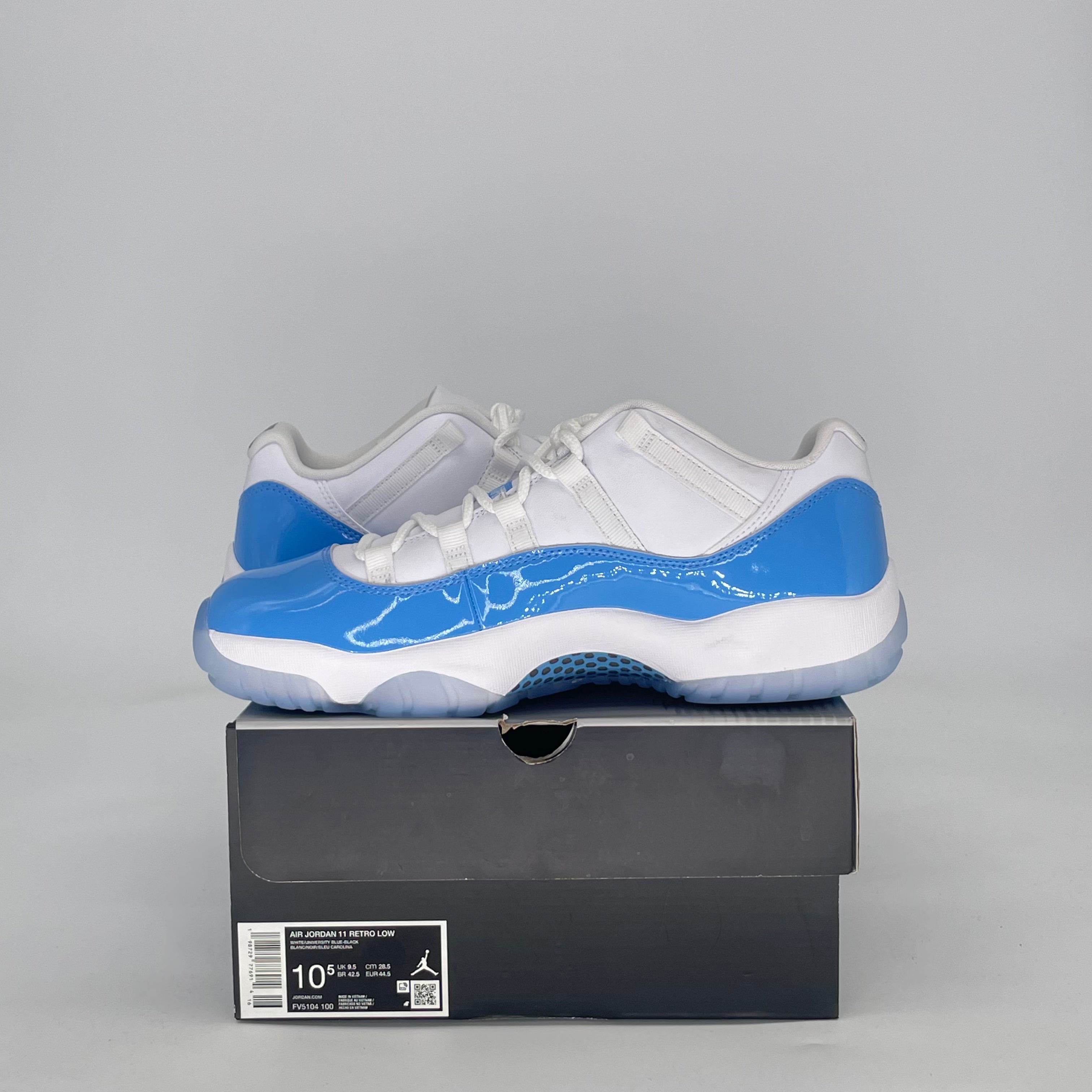 AIR JORDAN 11 LOW UNIVERSITY BLUE FV5104-100 SIZE 10.5/12W