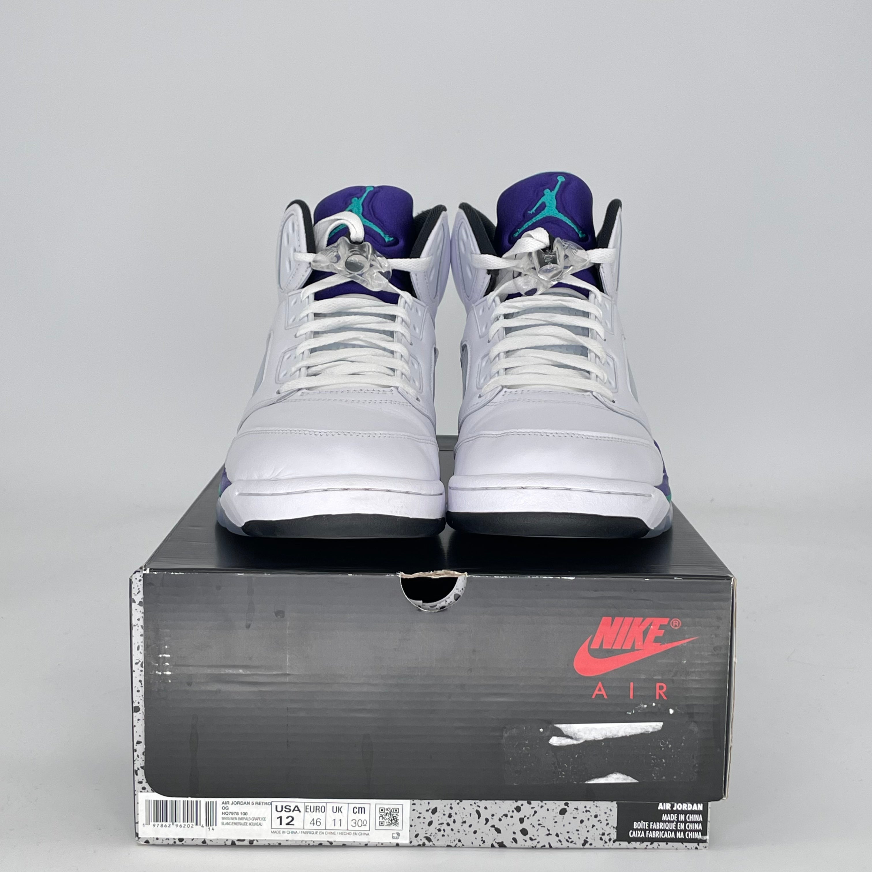 Air Jordan 5 Retro Grape 2025 Size 12/13.5W | Pre-owned Sneakers display picture 3