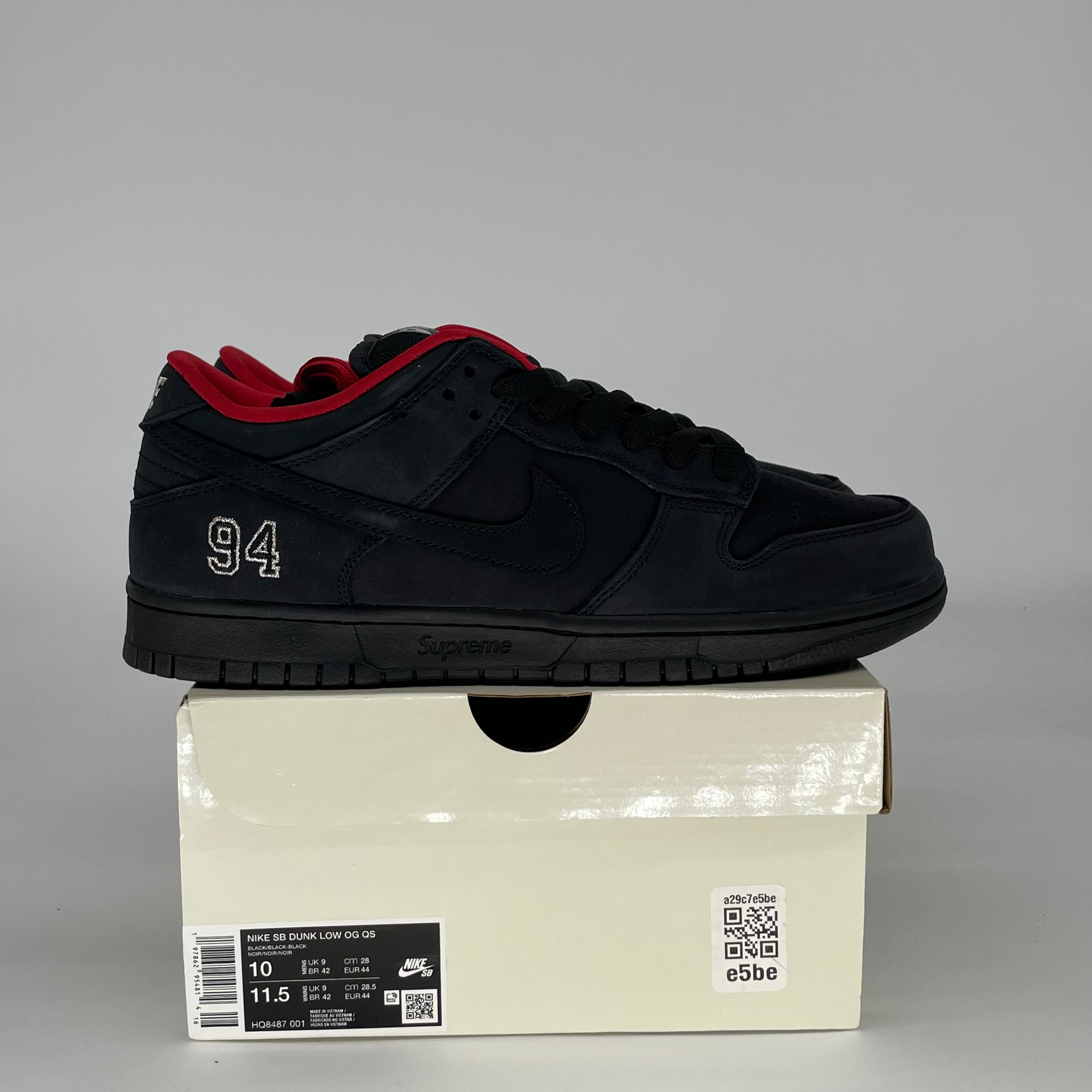 NIKE SB DUNK LOW SUPREME 94 BLACK HQ8487-001 SIZE 10/11.5W