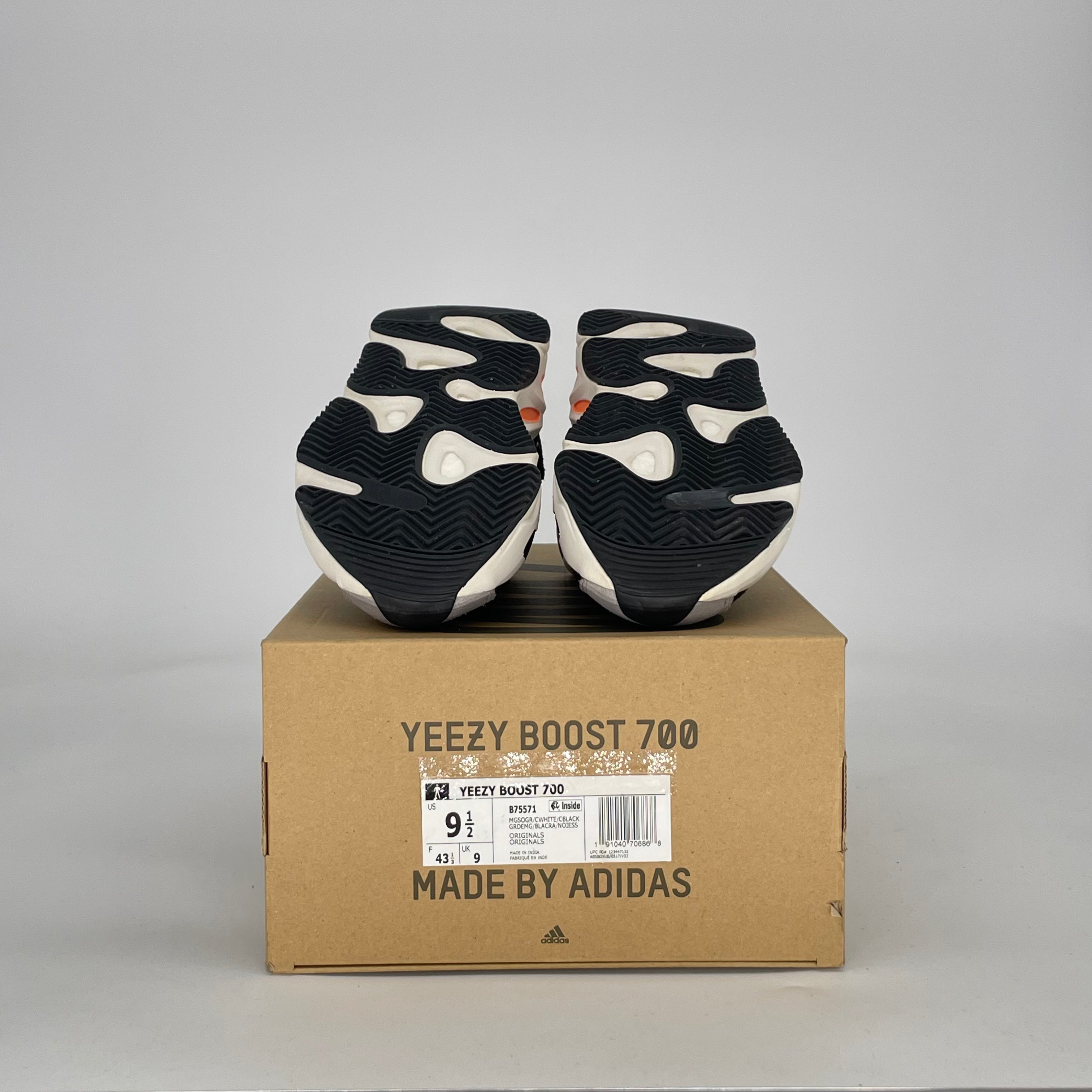 ADIDAS YEEZY BOOST 700 WAVE RUNNER B75571 SIZE 9.5/11W