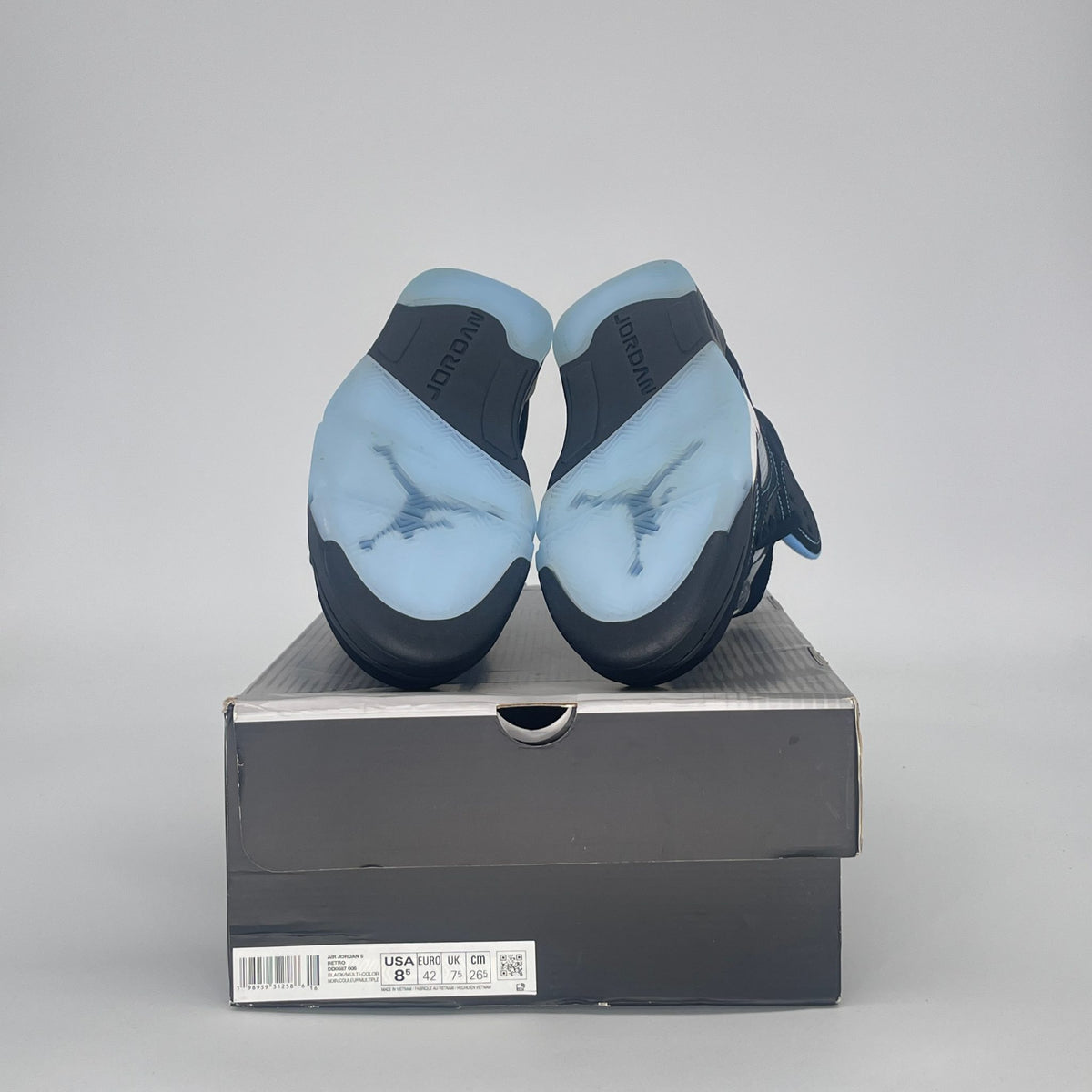 Jordan 5 Retro Black University Blue (2026)