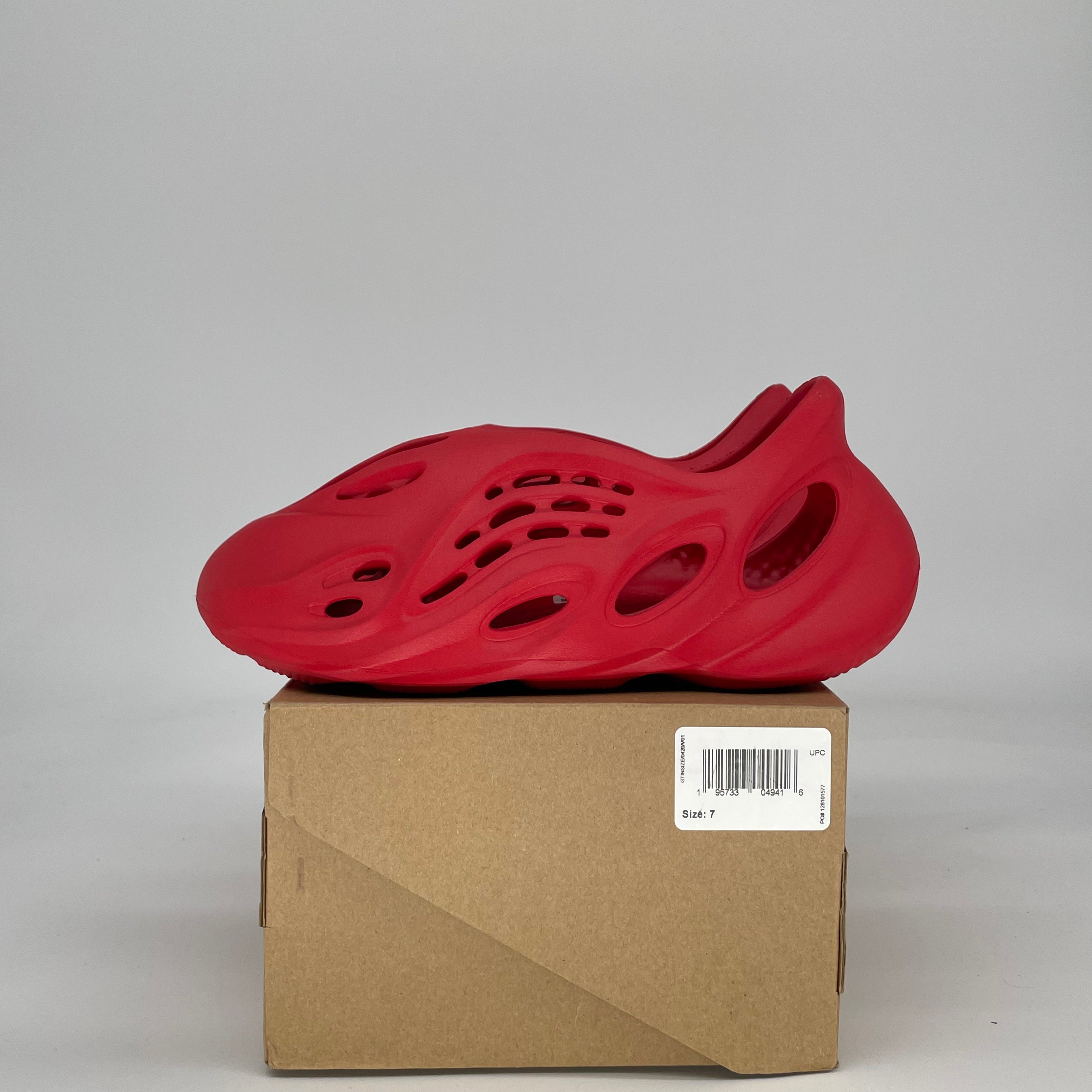 ADIDAS YEEZY FOAM RNNR VERMILLION GW3355 SIZE 7/8.5W