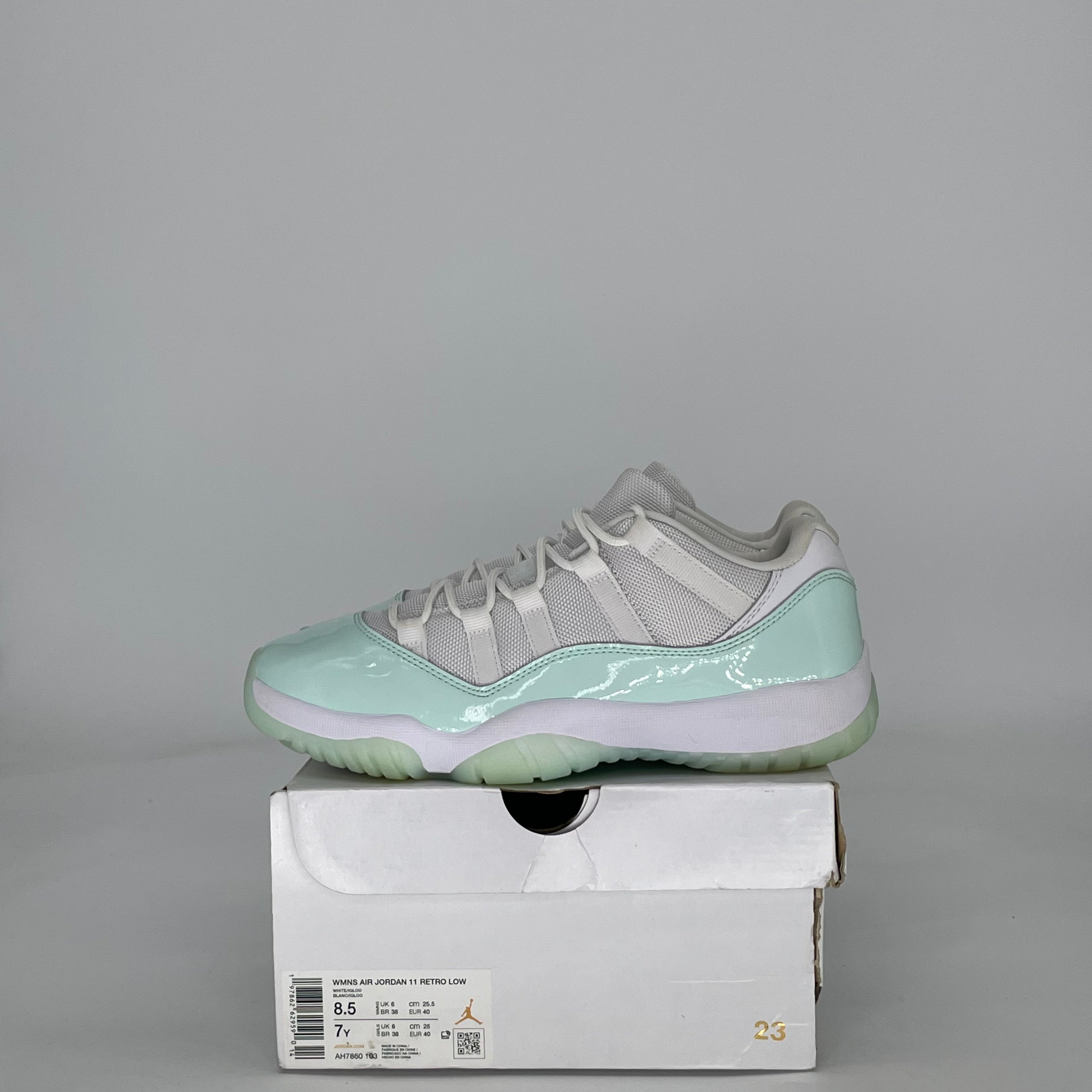 AIR JORDAN 11 LOW IGLOO AH7860-103 SIZE 7/8.5W GS