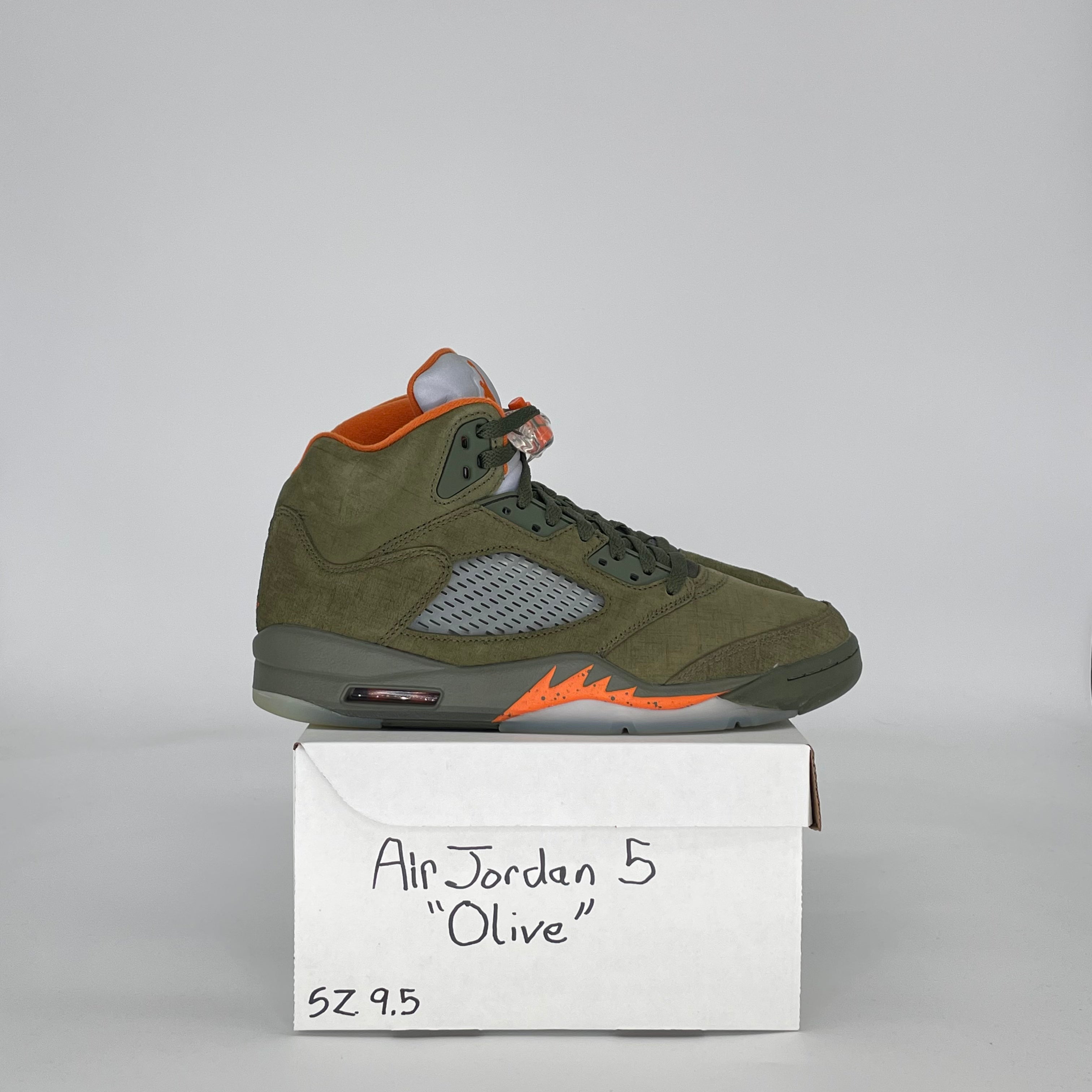 AIR JORDAN 5 OLIVE DD0587-308 SIZE 9.5/11W