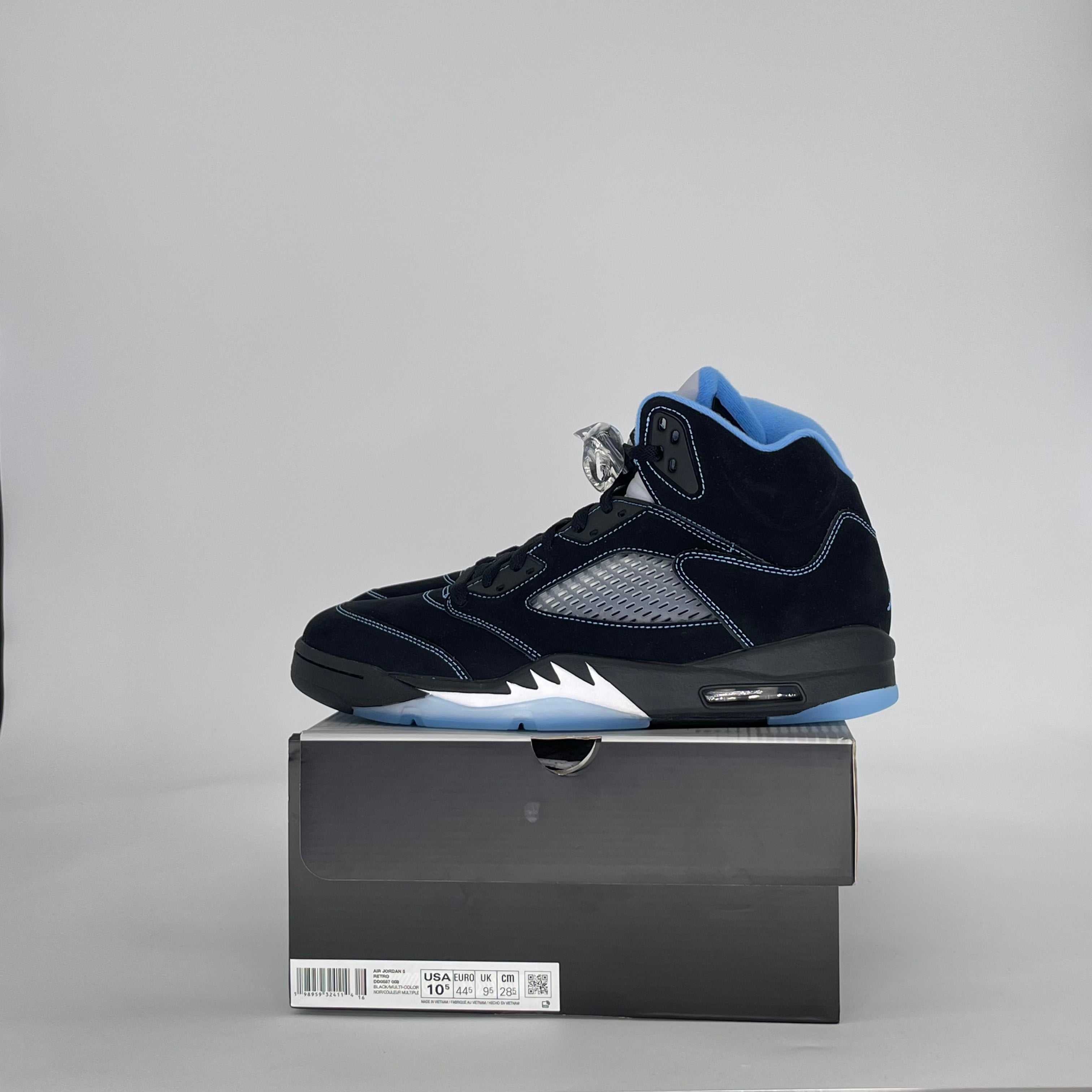AIR JORDAN 5 BLACK UNIVERSITY BLUE DD0587-008 SIZE 10.5/12W