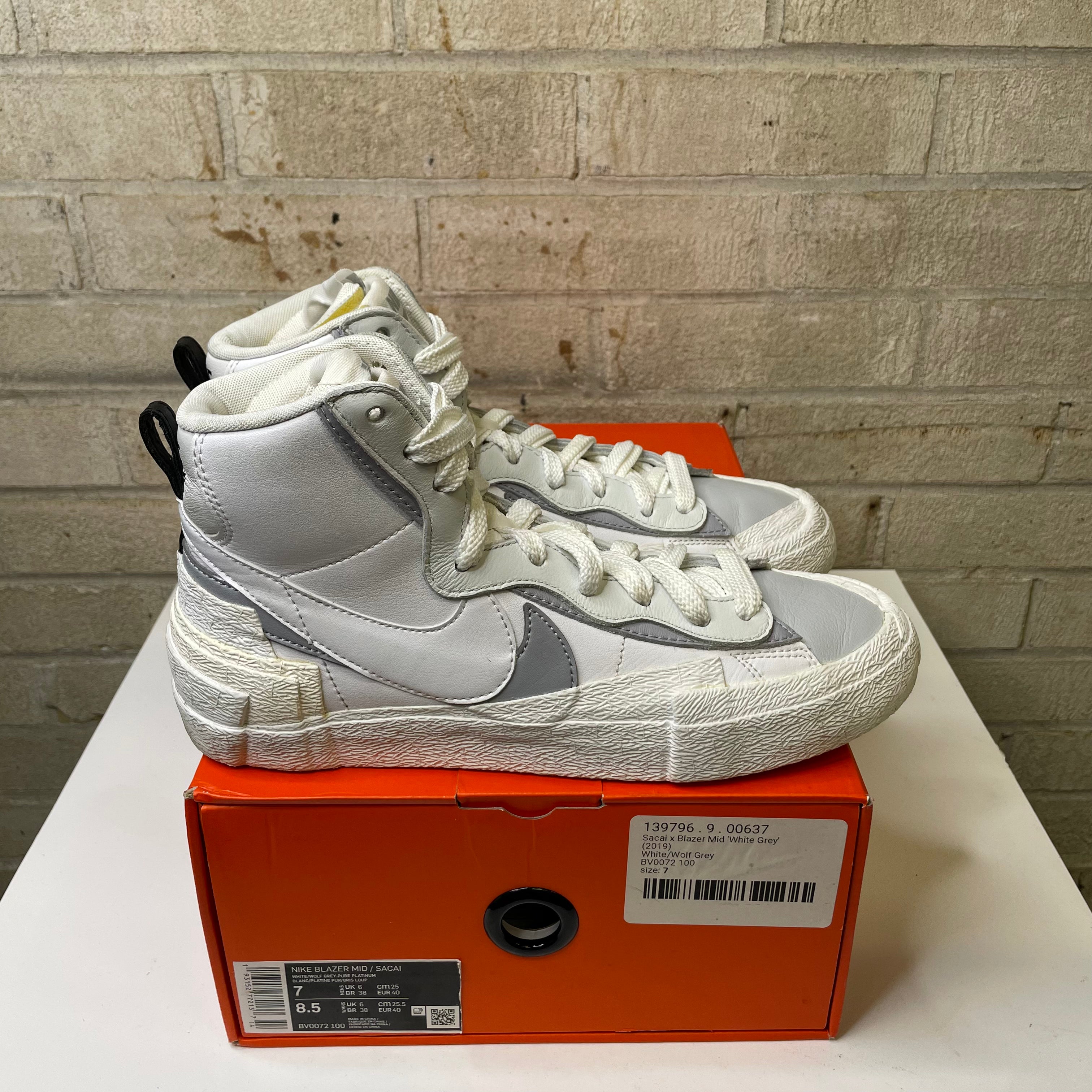 NIKE BLAZER MID SACAI WHITE GREY BV0072-100 SIZE 7/8.5W