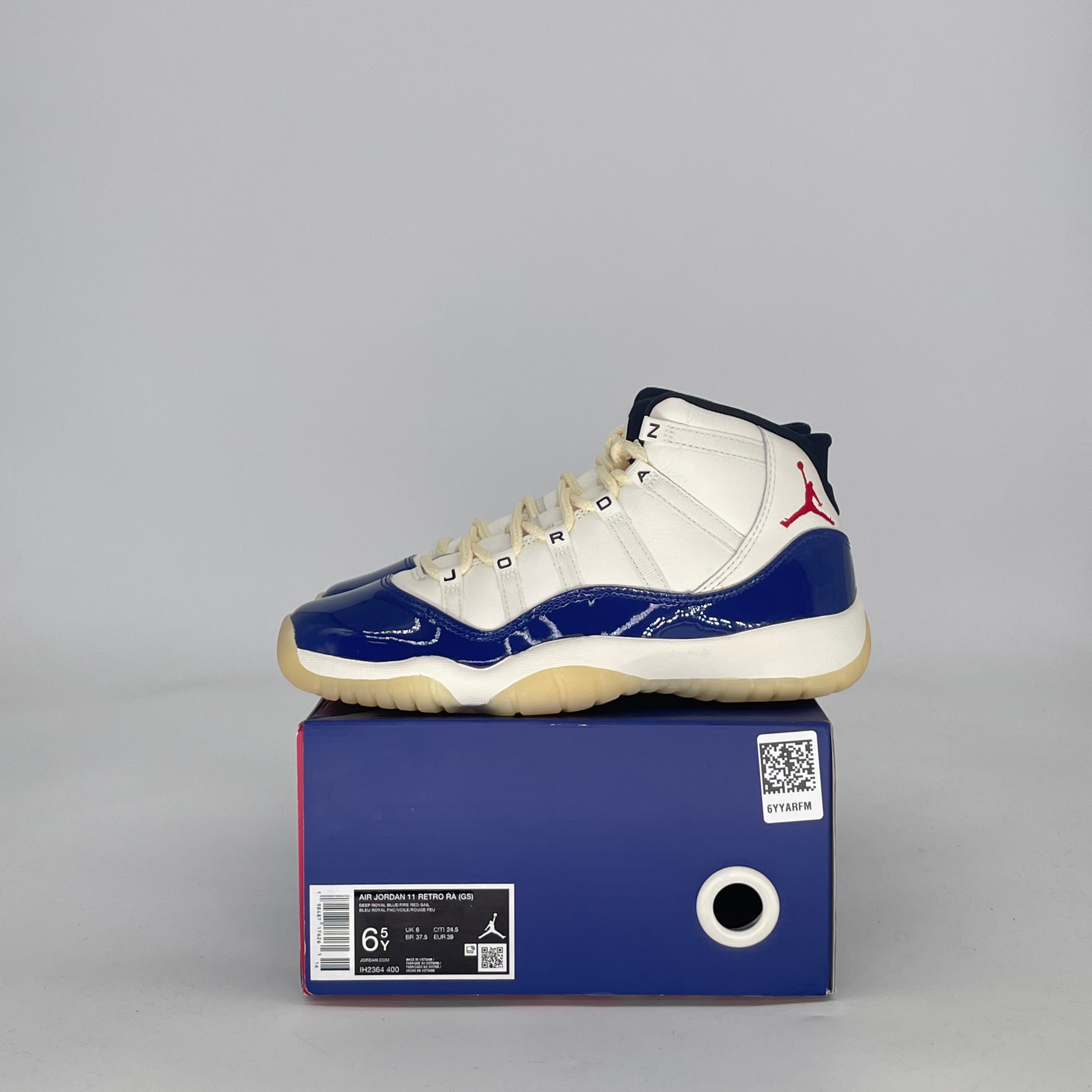 AIR JORDAN 11 RARE AIR IH2364-400 SIZE 6.5/8W GS