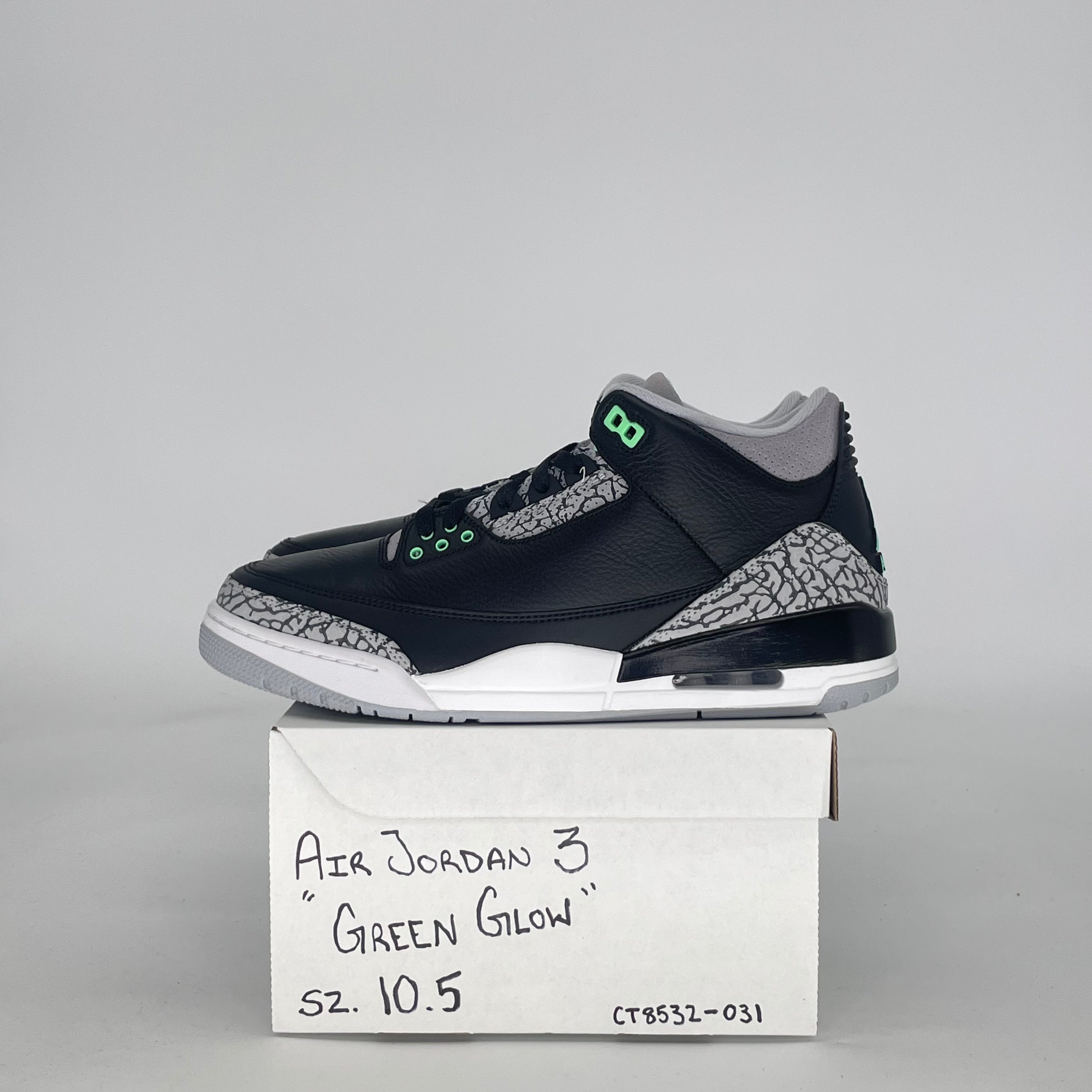 AIR JORDAN 3 GREEN GLOW CT8532-031 SIZE 10.5/12W
