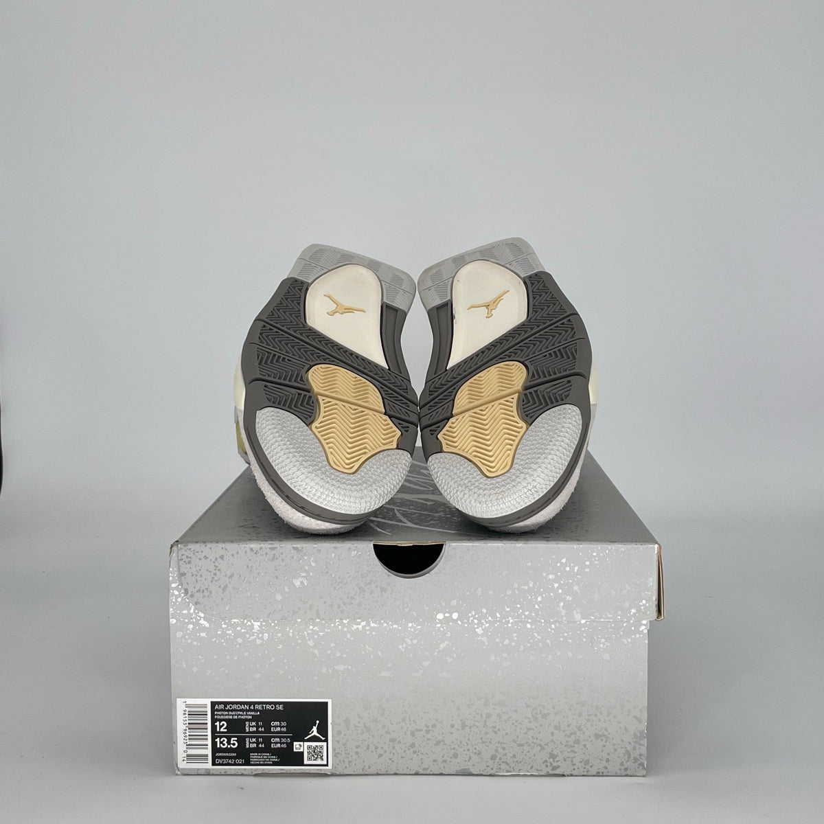 Jordan 4 Retro SE Craft Photon Dust