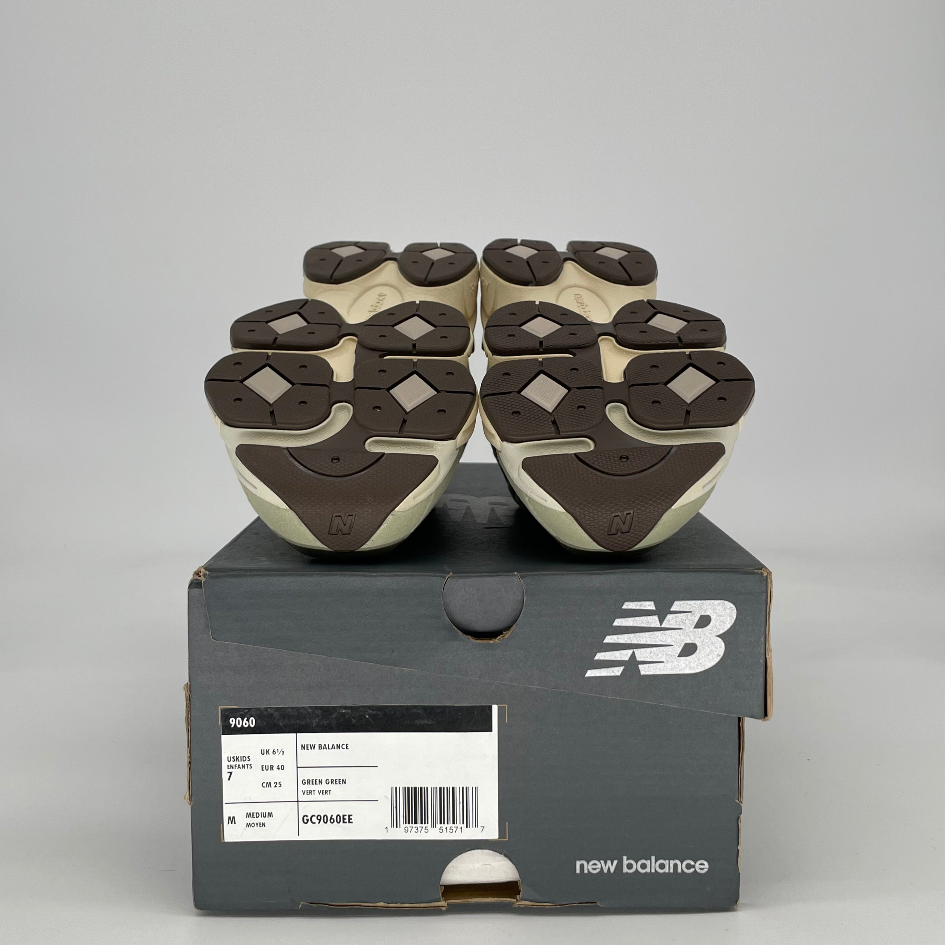 NEW BALANCE 9060 OLIVINE GC9060EE SIZE 7/8.5W