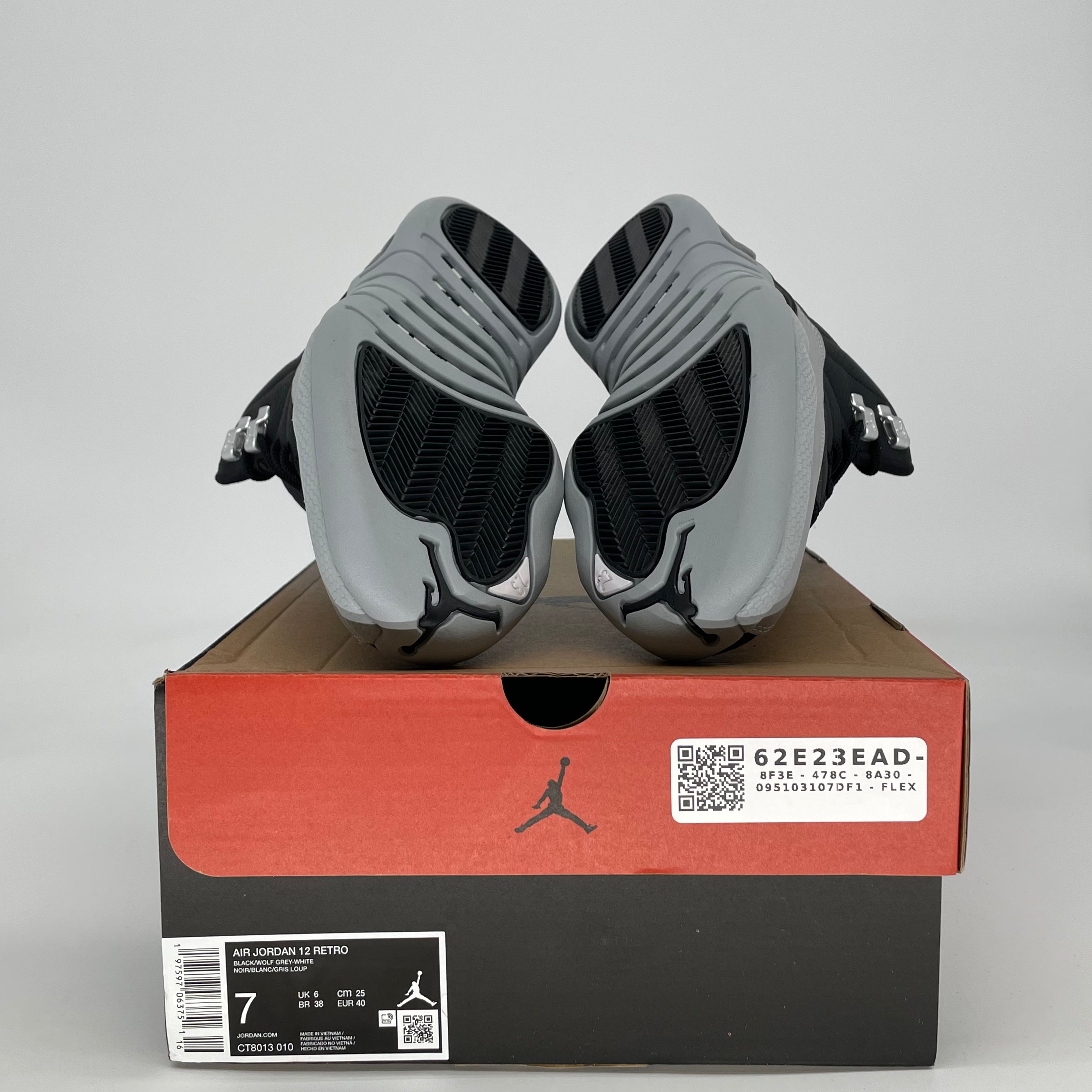 AIR JORDAN 12 BARONS CT8013-010 SIZE 7/8.5W