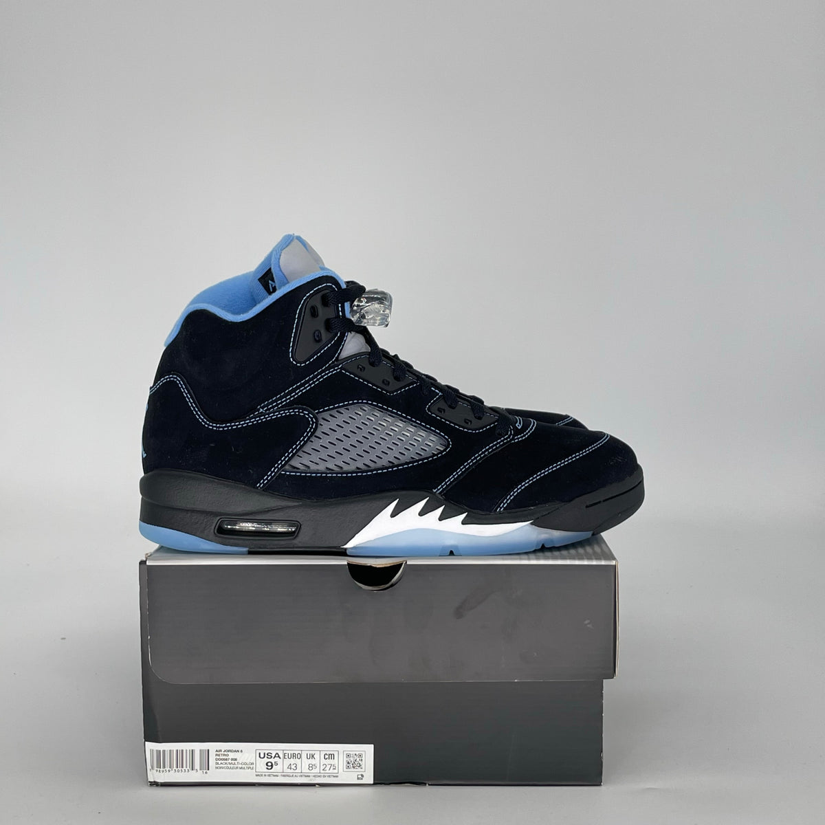 Jordan 5 Retro Black University Blue (2026)