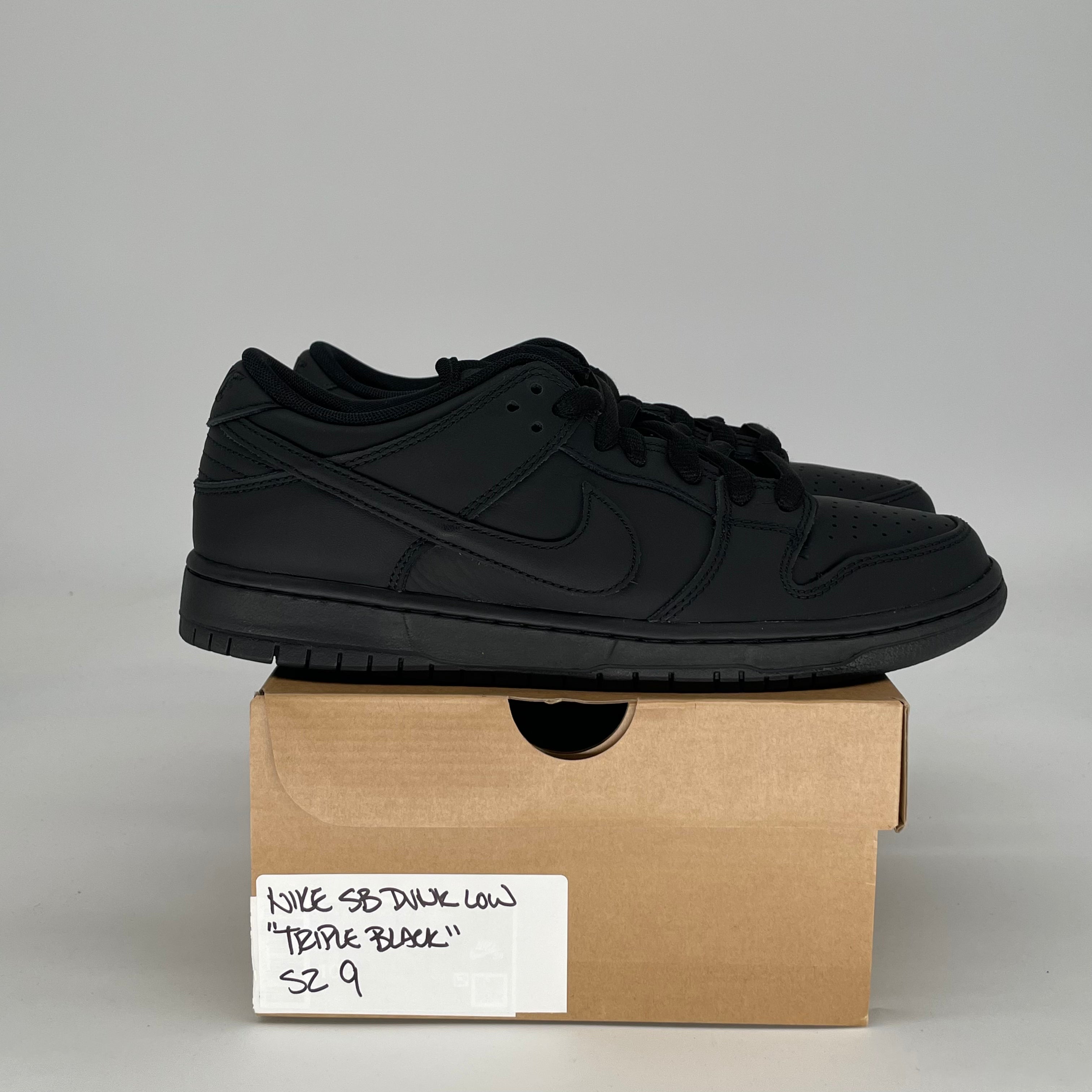 NIKE SB DUNK LOW TRIPLE BLACK FJ1674-001 SIZE 9/10.5W