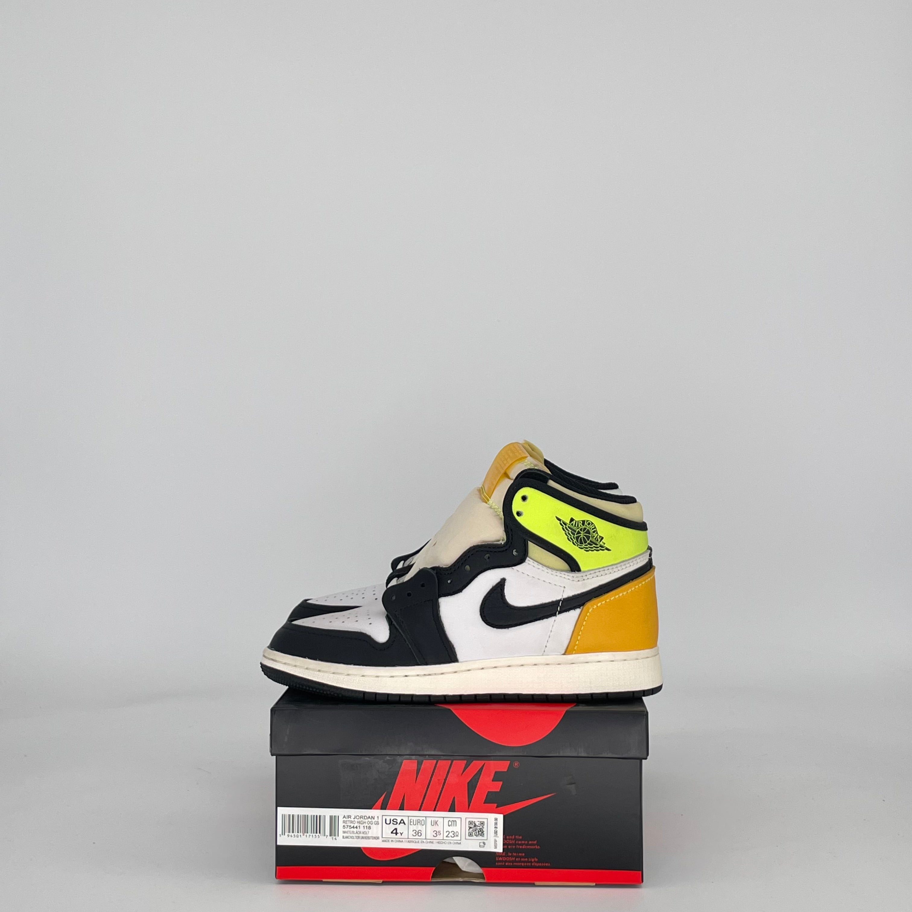 AIR JORDAN 1 WHITE BLACK VOLT UNIVERSITY GOLD 575441-118 SIZE 4/5.5W GS