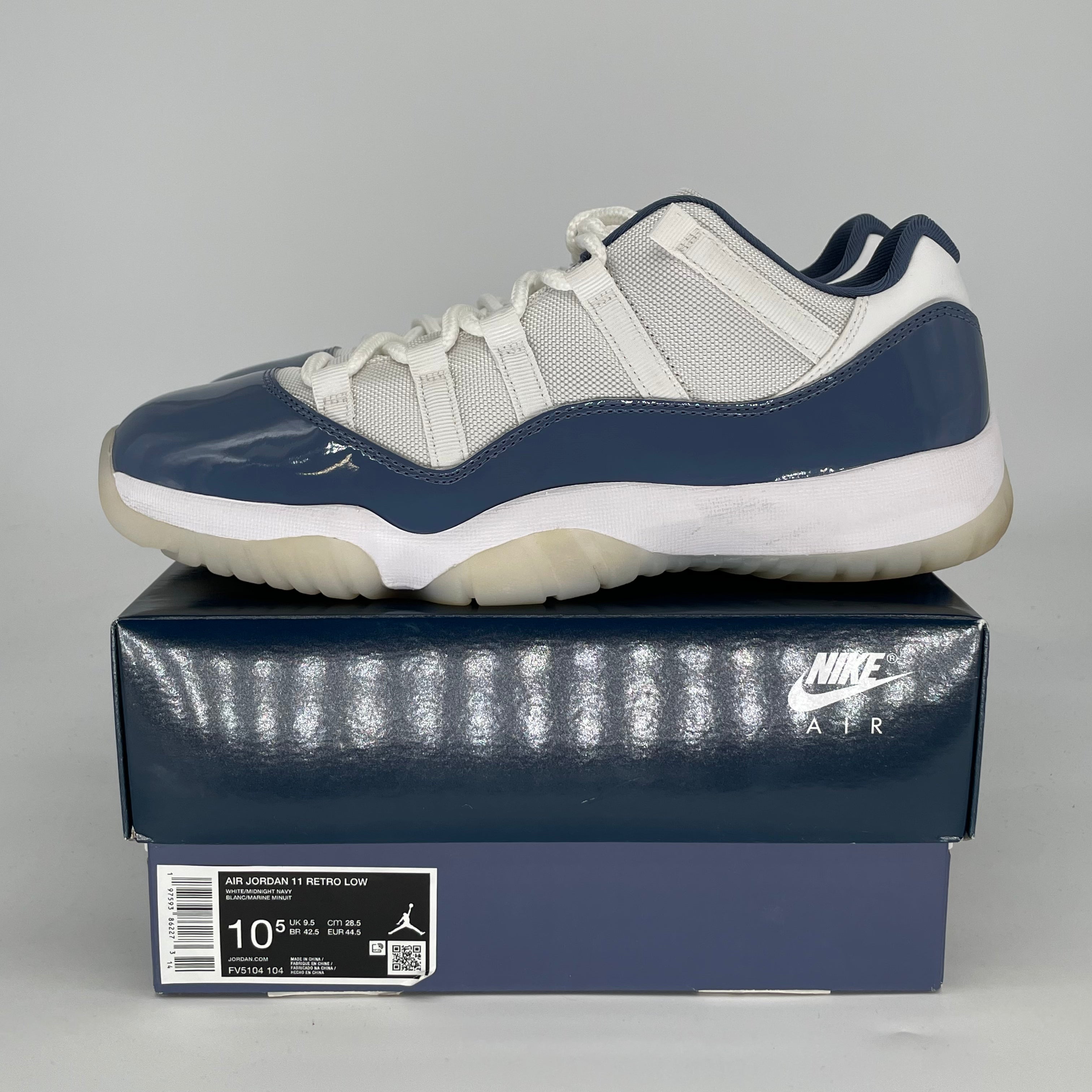 AIR JORDAN 11 LOW DIFFUSED BLUE FV5104-104 SIZE 10.5/12W