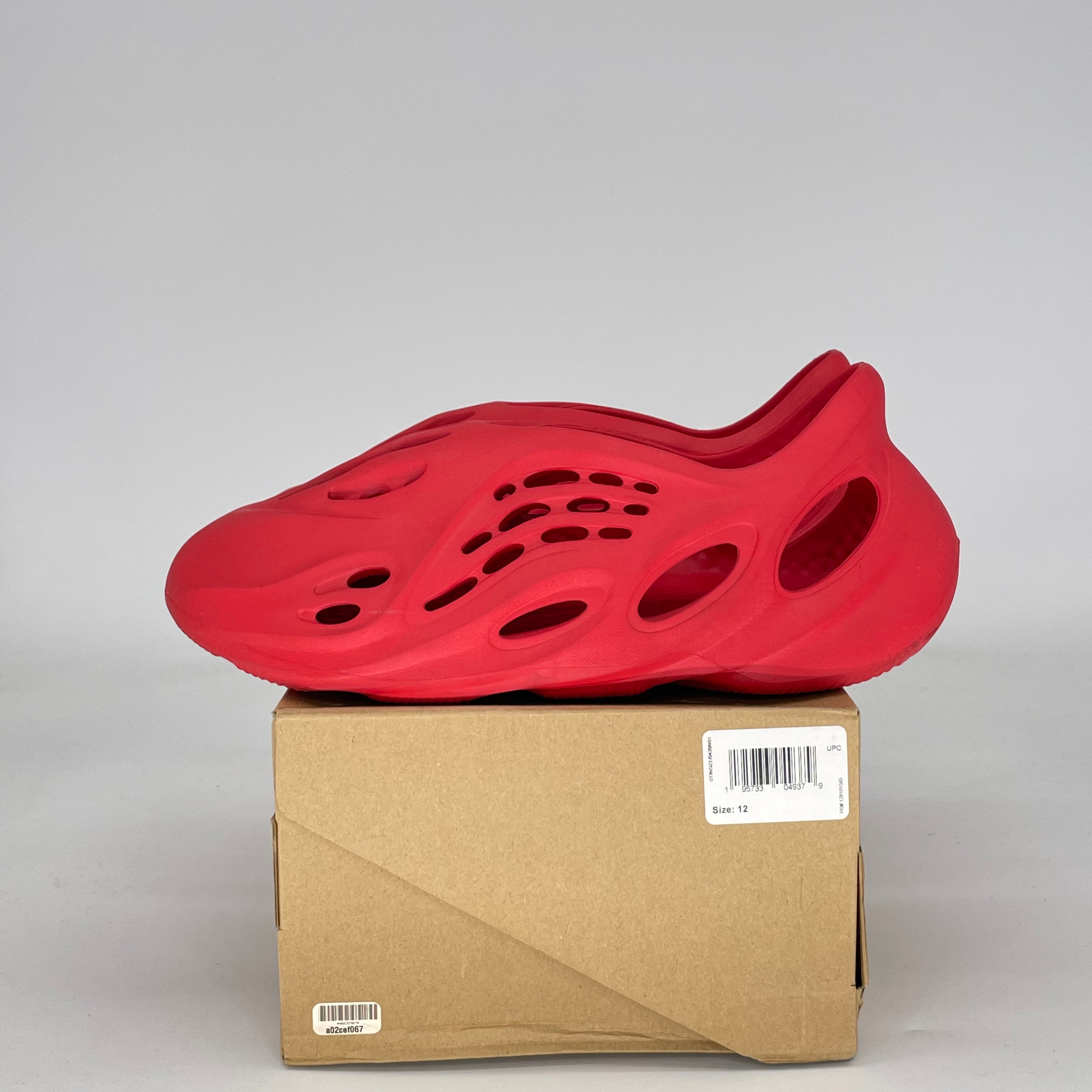 ADIDAS YEEZY FOAM RNNR VERMILLION GW3355 SIZE 12/13.5W