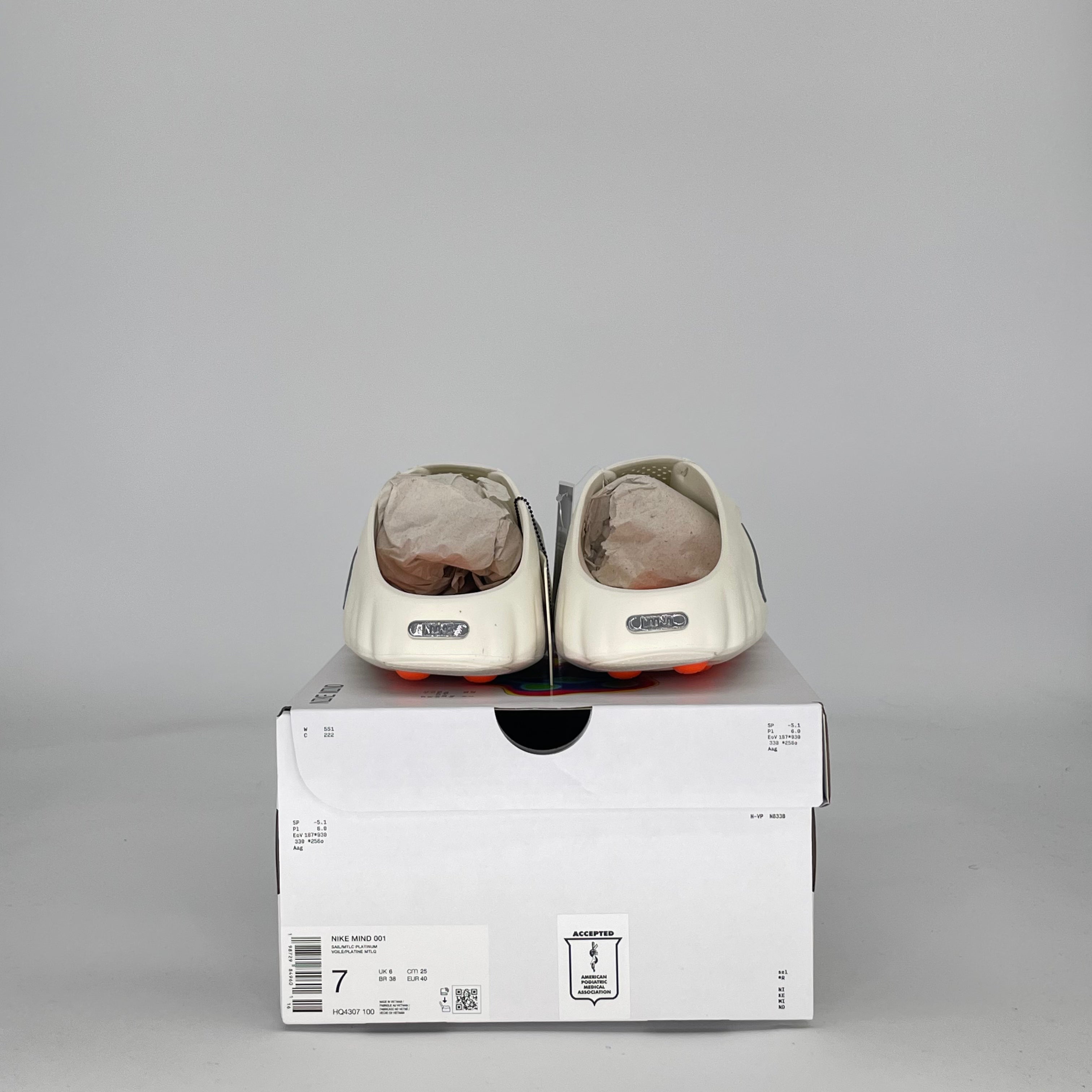 NIKE MIND 001 SLIDE SAIL HQ4307-100 SIZE 7/8.5W GS
