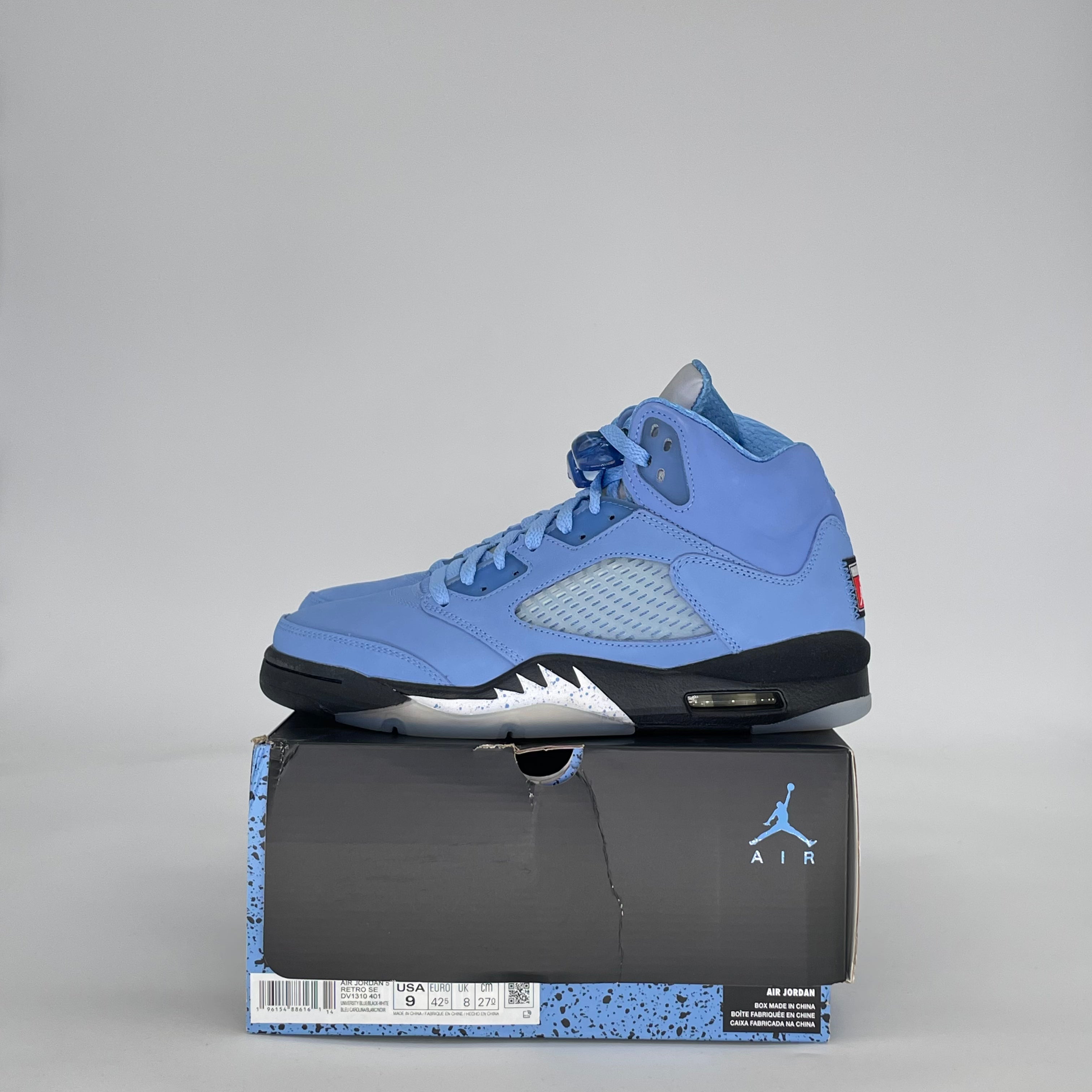 AIR JORDAN 5 UNC UNIVERSITY BLUE DV1310-401 SIZE 9/10.5W