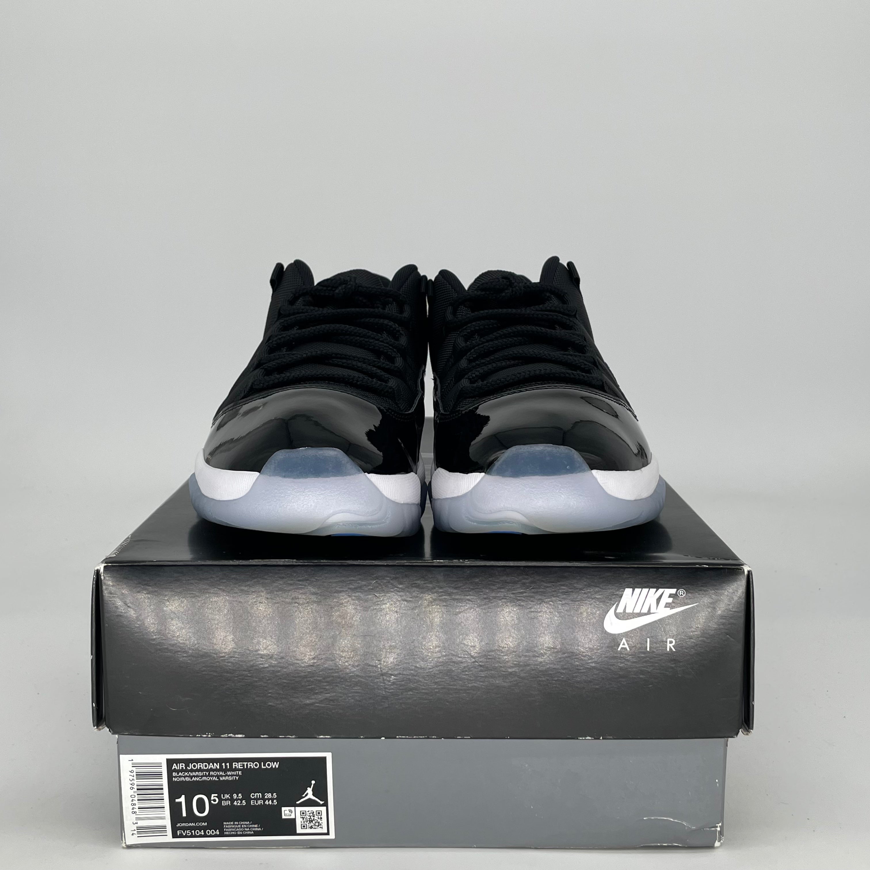AIR JORDAN 11 LOW SPACE JAM FV5104-004 SIZE 10.5/12W
