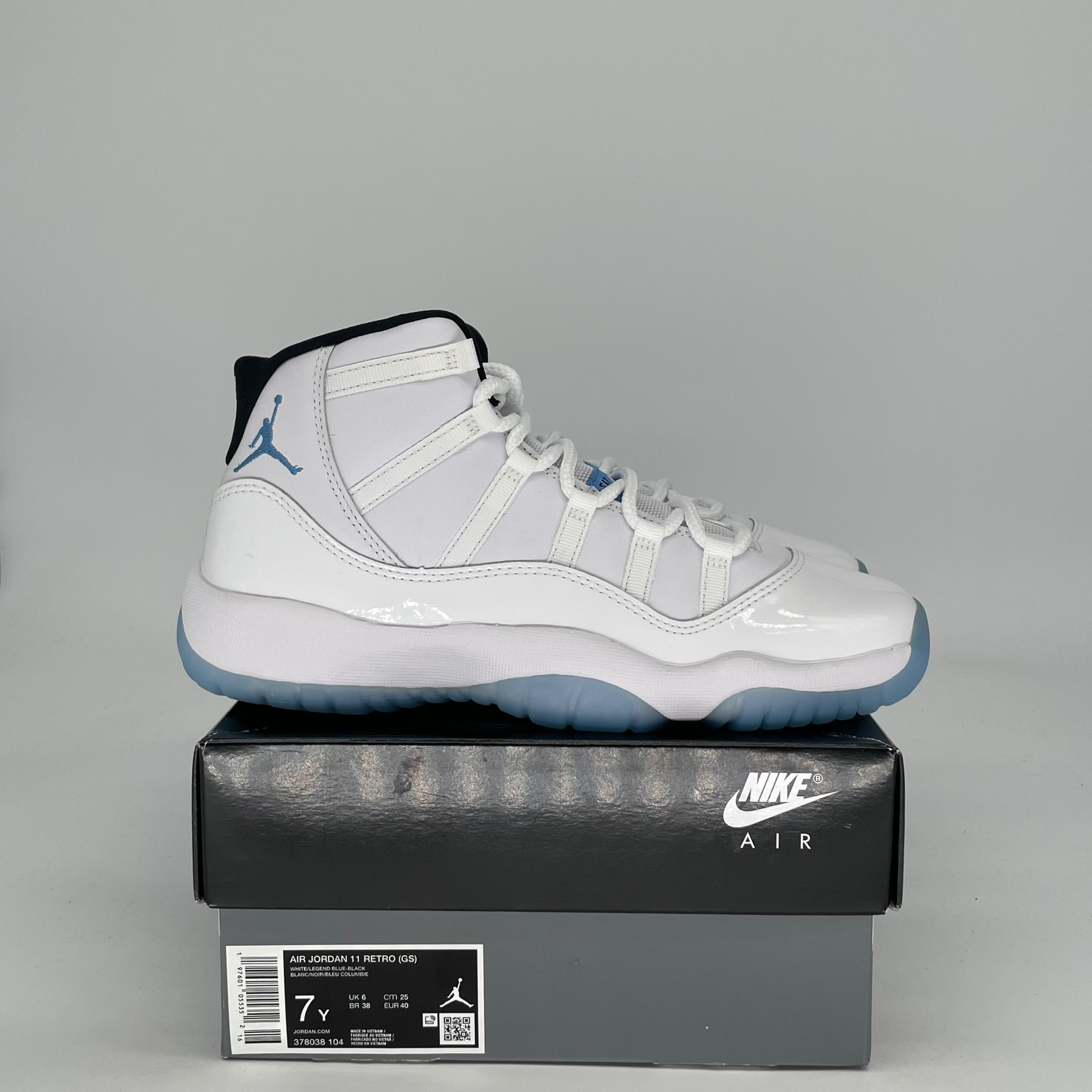 AIR JORDAN 11 LEGEND BLUE CT8012-104 SIZE 7/8.5W