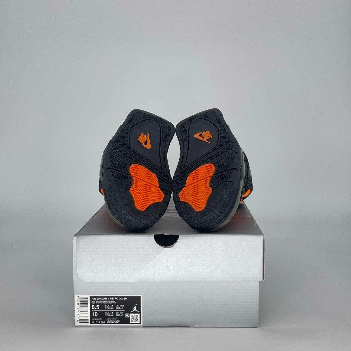Jordan 4 Retro OG SP Undefeated (2025)