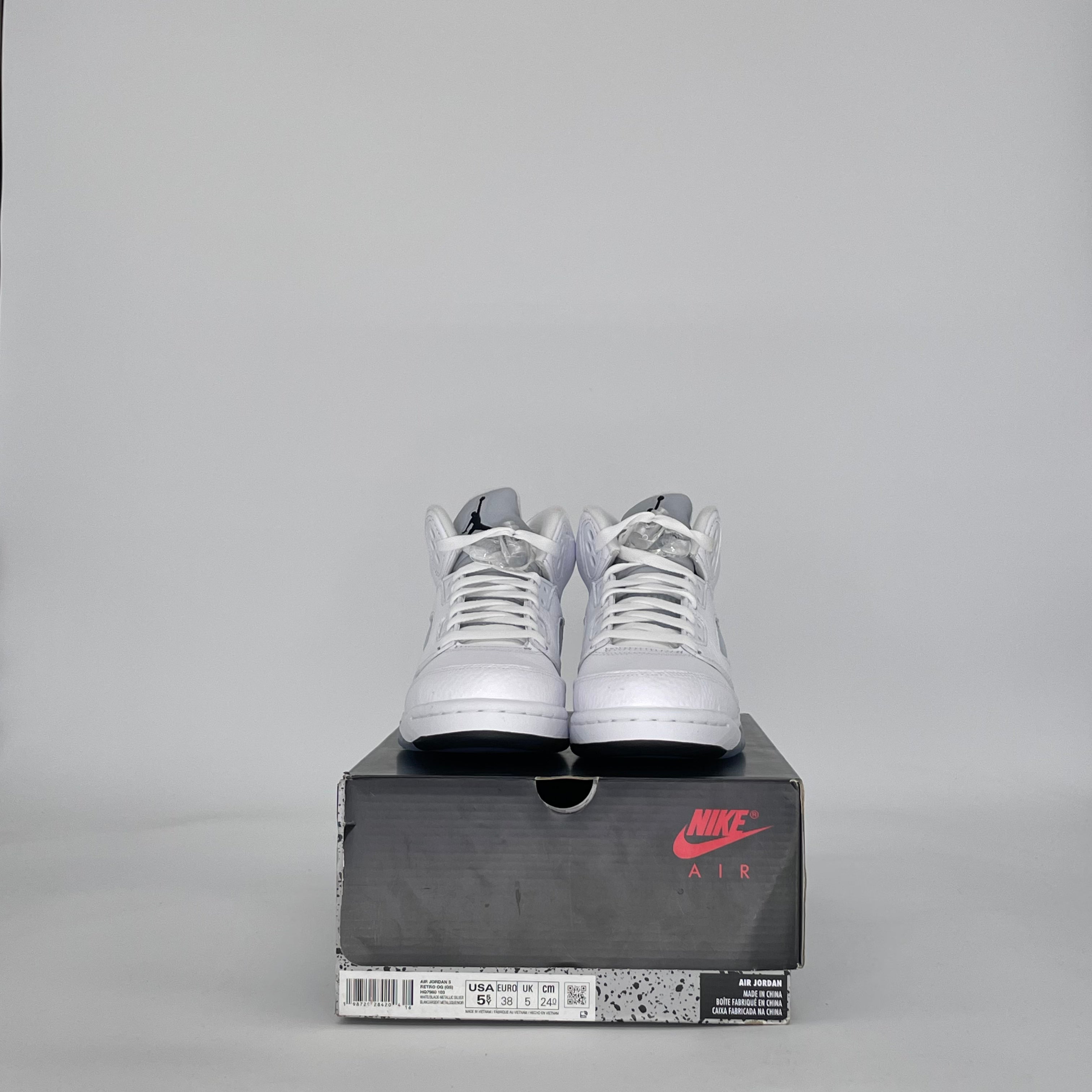 AIR JORDAN 5 WHITE METALLIC HQ7980-103 SIZE 5.5/7W GS