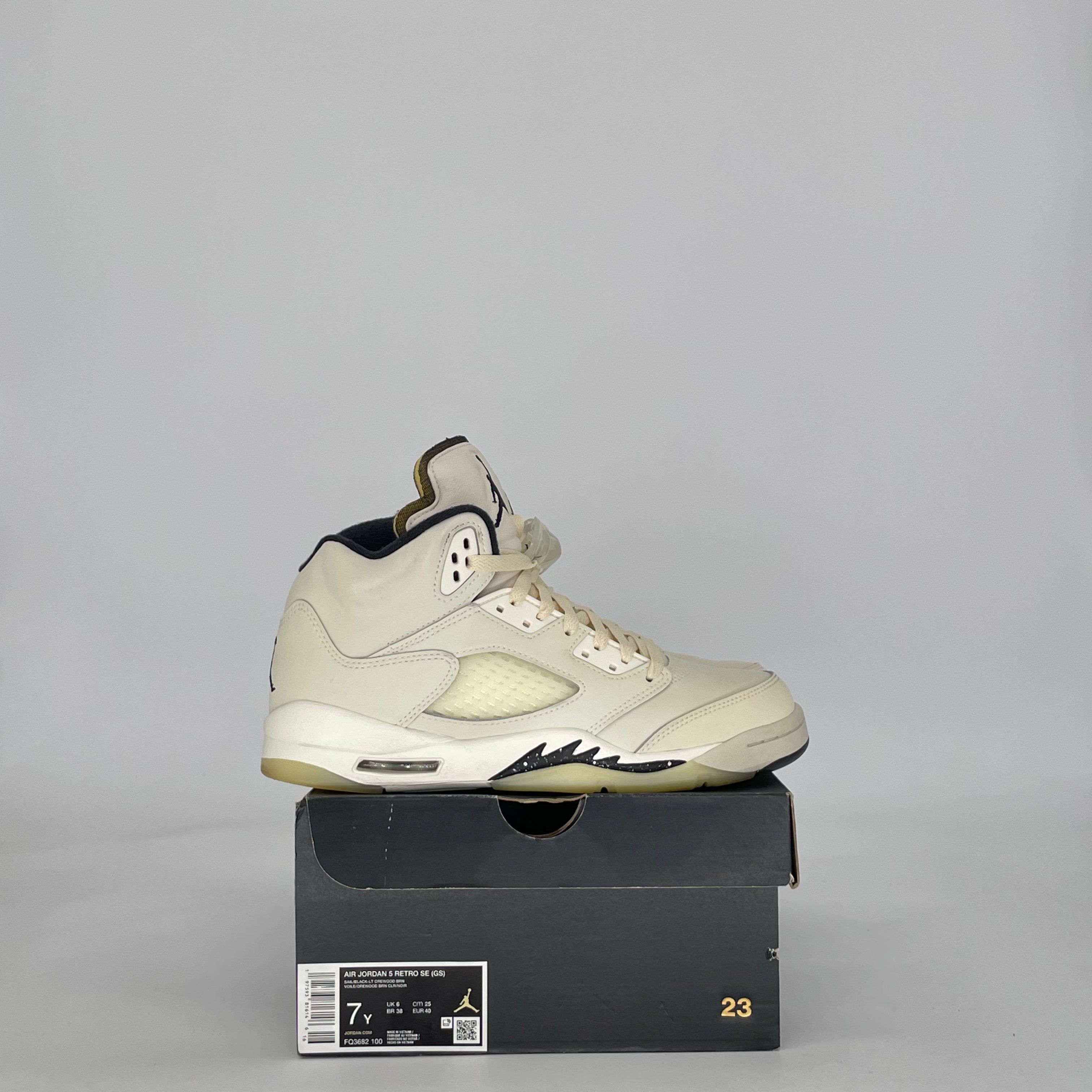 AIR JORDAN 5 SAIL FQ3682-100 SIZE 7/8.5W GS