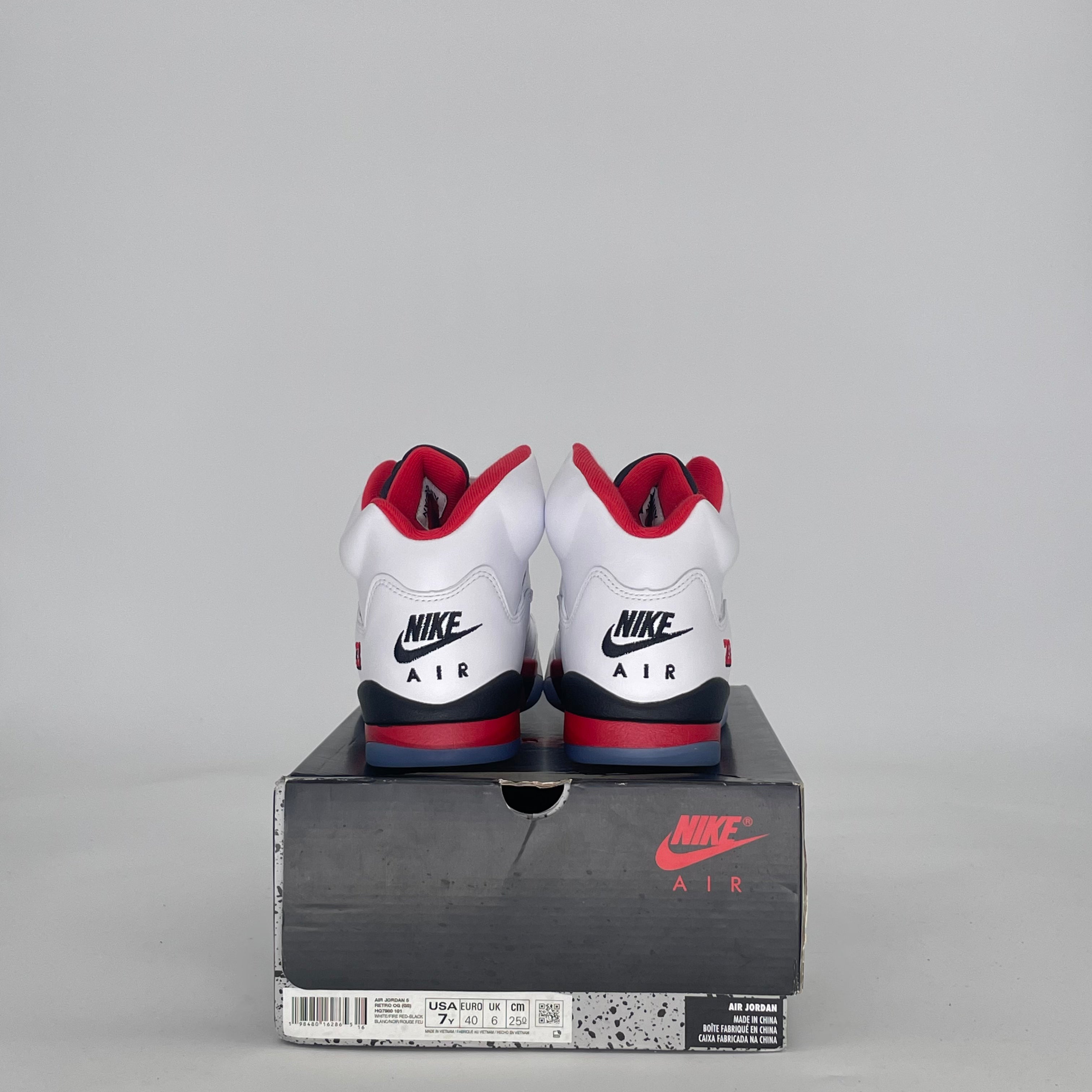 AIR JORDAN 5 FIRE RED BLACK TONGUE HQ7980-101 SIZE 7/8.5W GS
