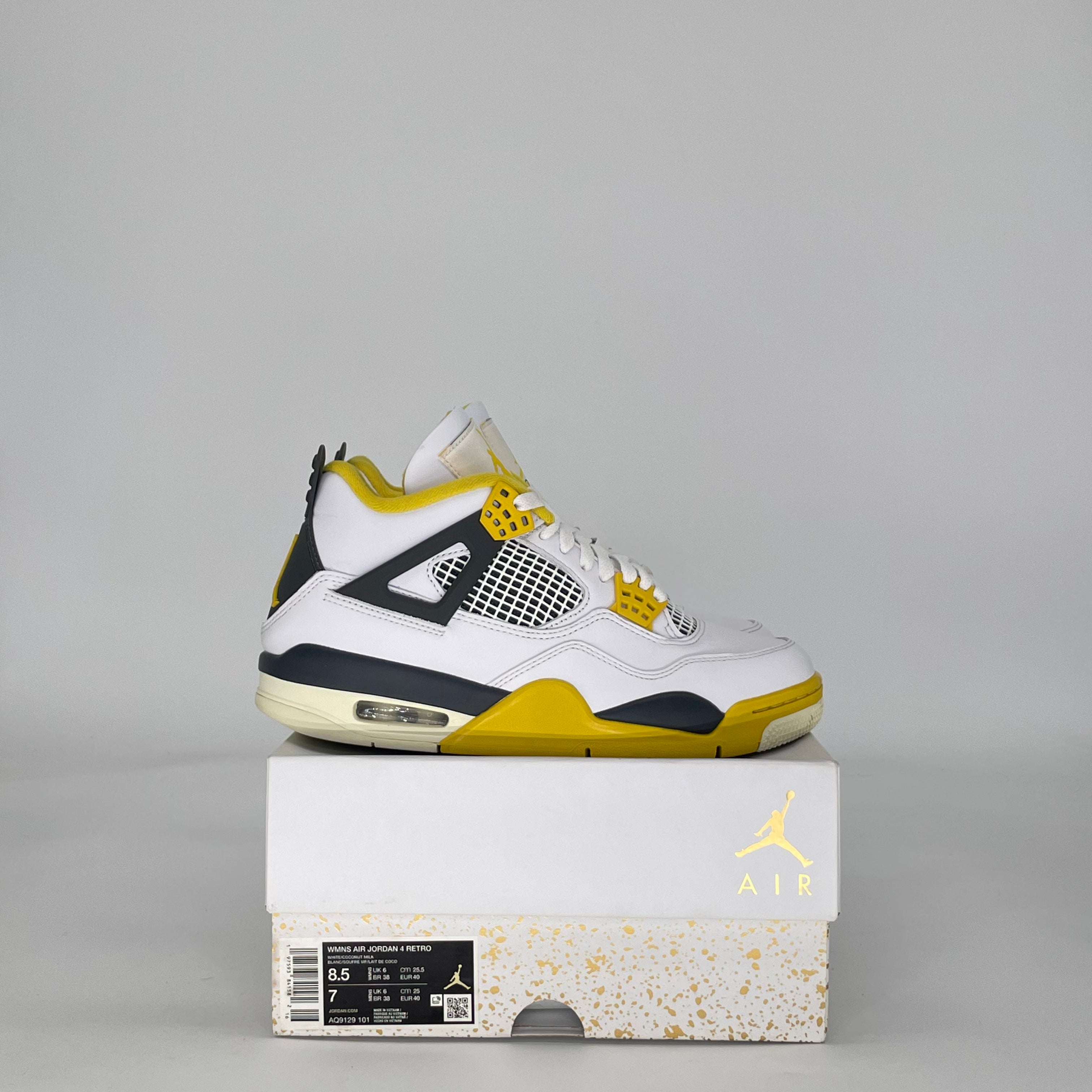 AIR JORDAN 4 VIVID SULFUR AQ9129-101 SIZE 7/8.5W GS