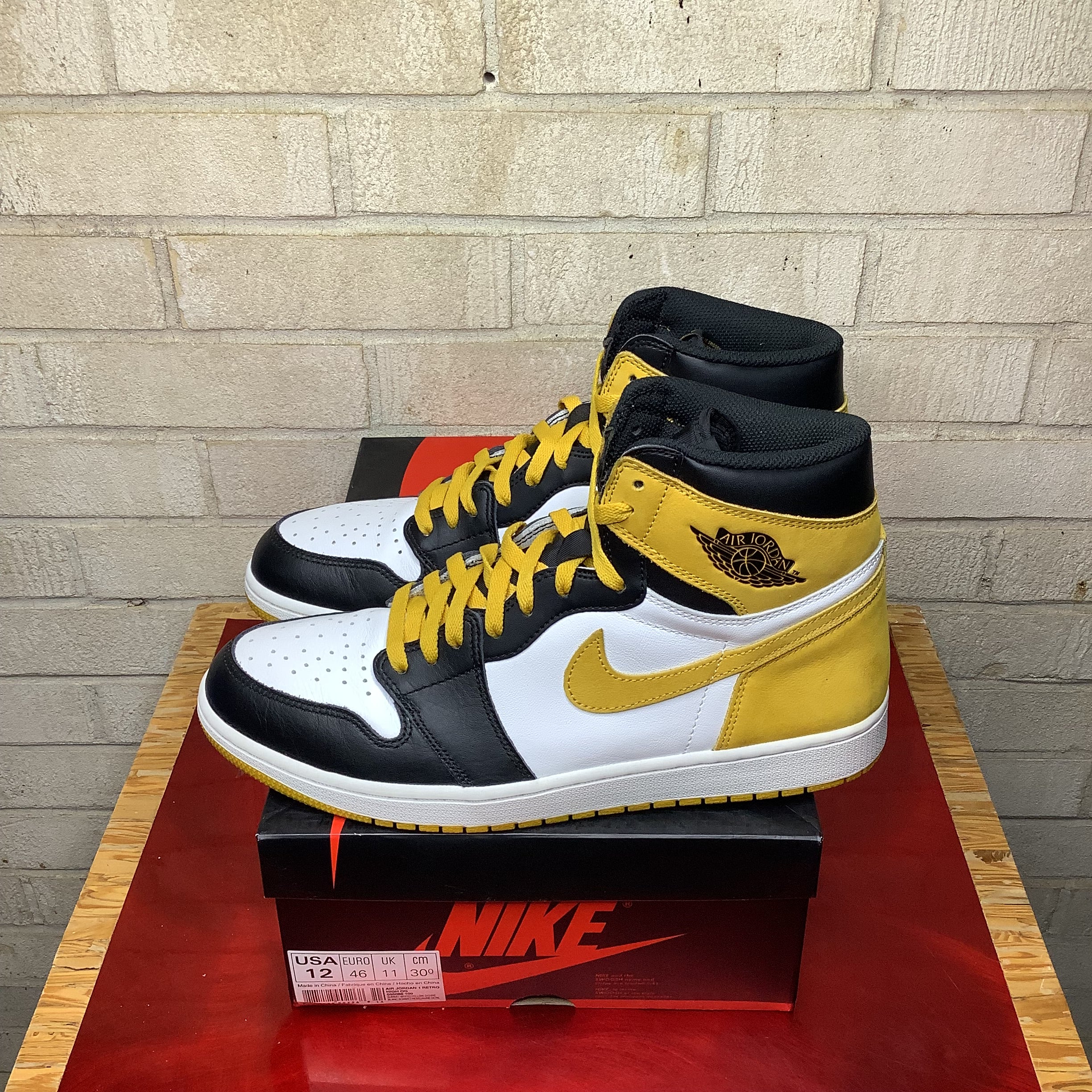 AIR JORDAN 1 YELLOW OCHRE SIZE 12/13.5W 555088-109