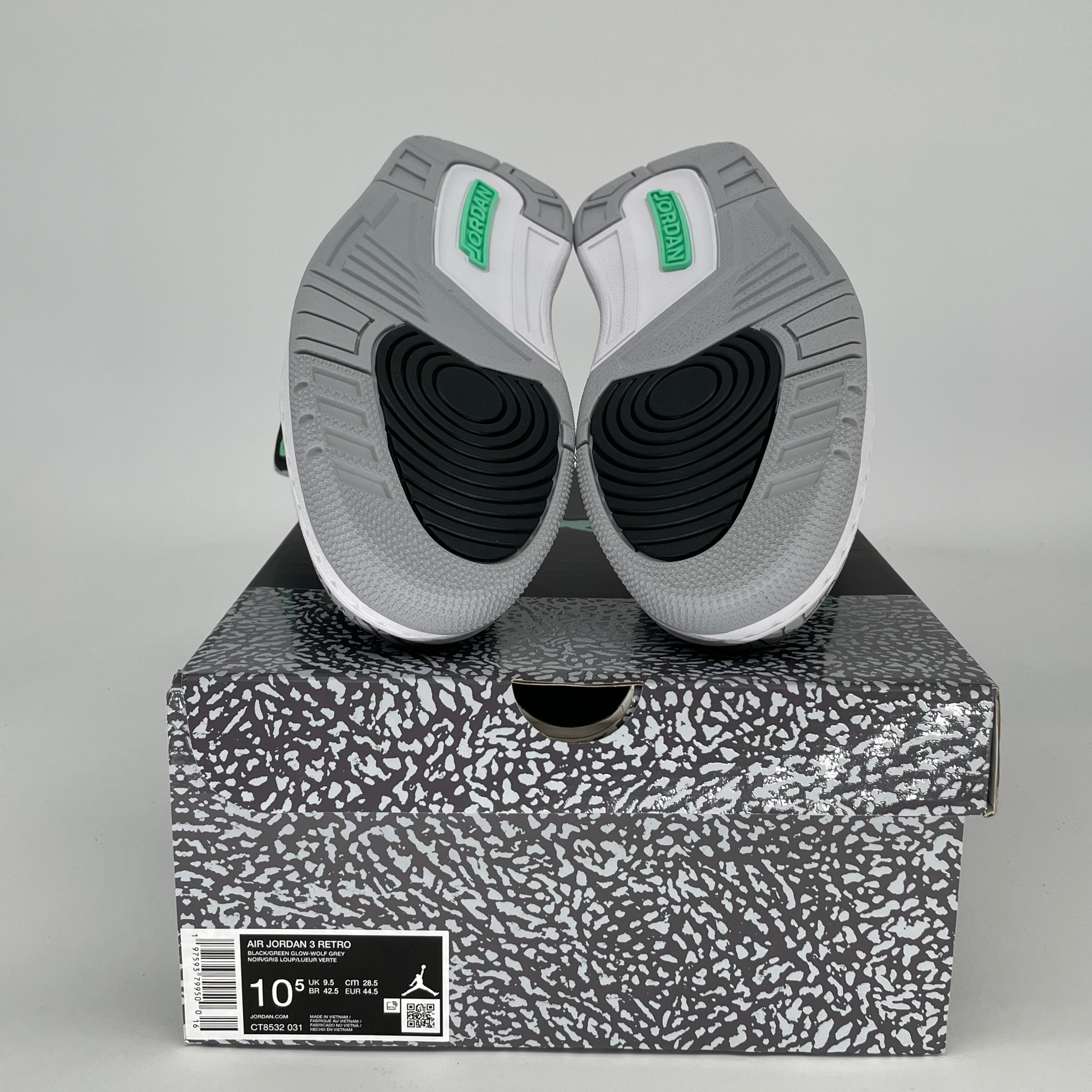 AIR JORDAN 3 GREEN GLOW CT8532-031 SIZE 10.5/12W