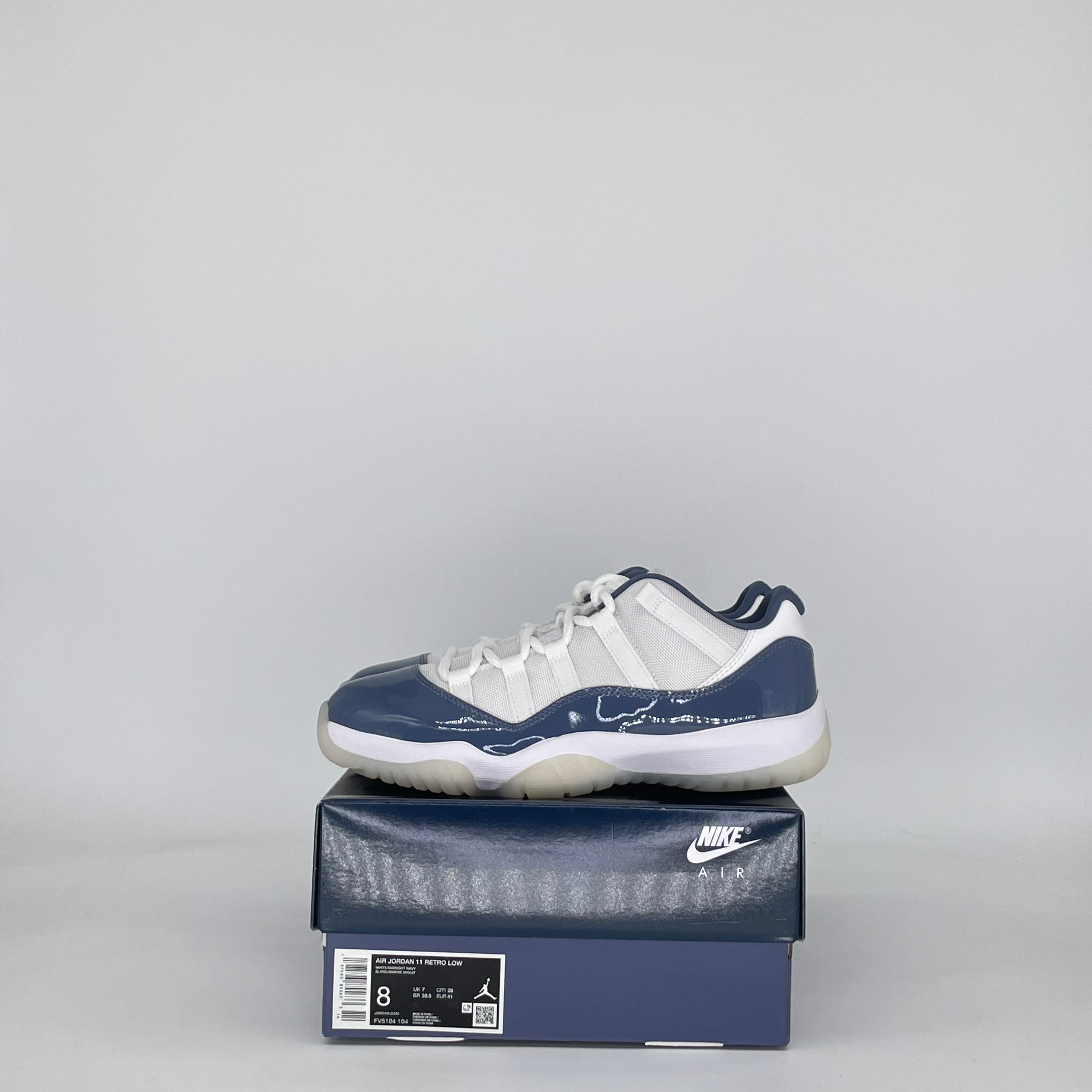 AIR JORDAN 11 LOW DIFFUSED BLUE FV5104-104 SIZE 8/9.5W