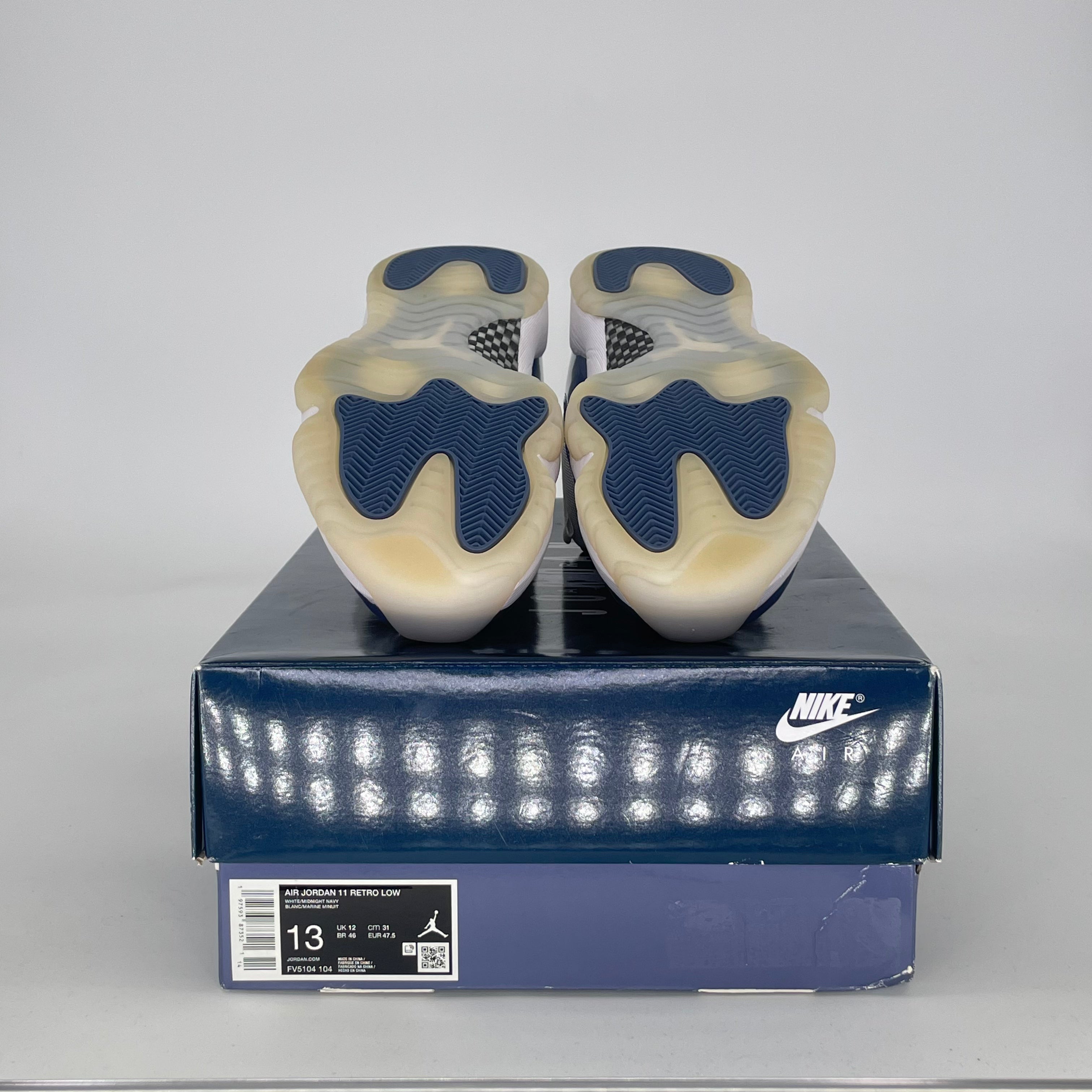 AIR JORDAN 11 LOW DIFFUSED BLUE FV5121-104 SIZE 13/14.5W