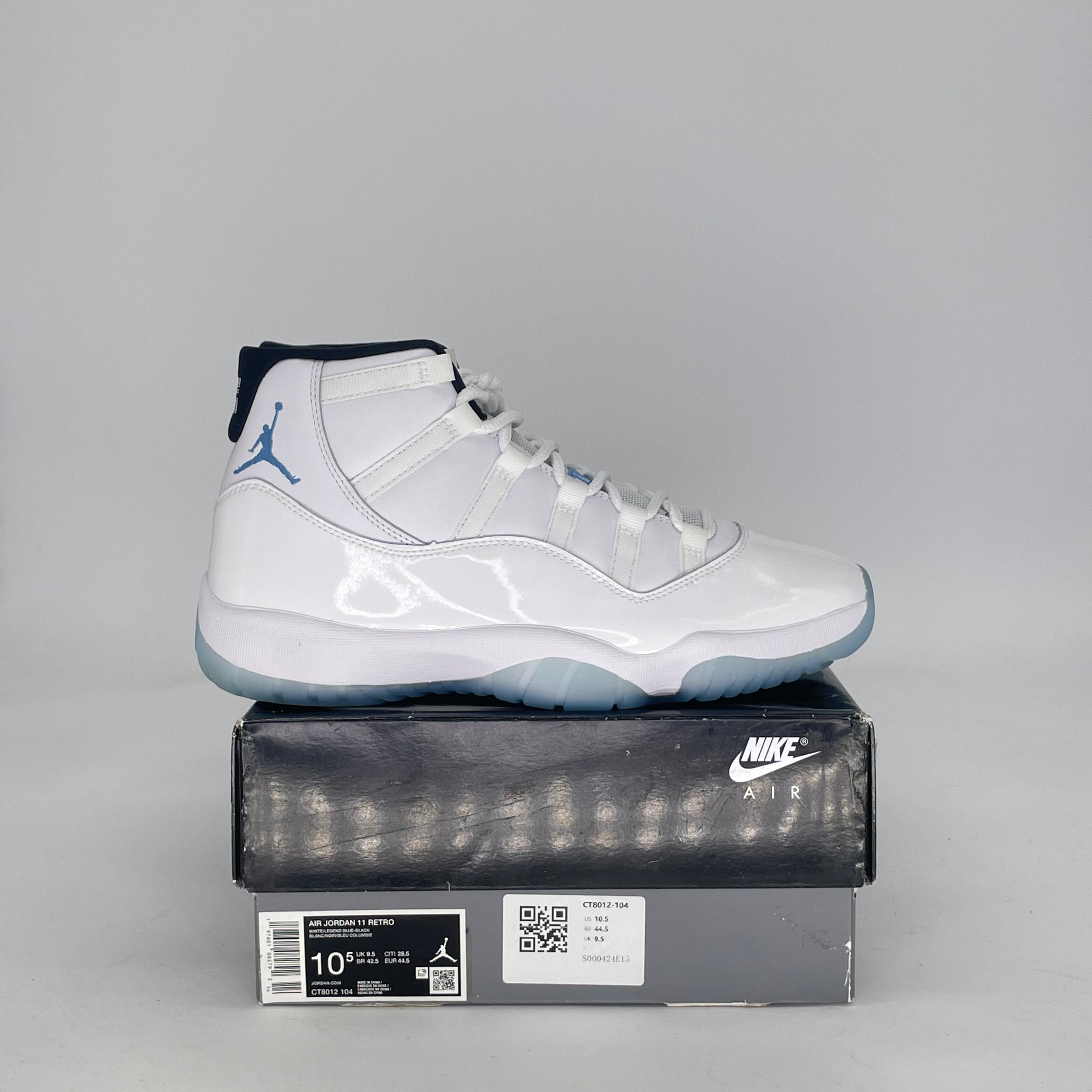AIR JORDAN 11 LEGEND BLUE CT8012-104 SIZE 10.5/12W