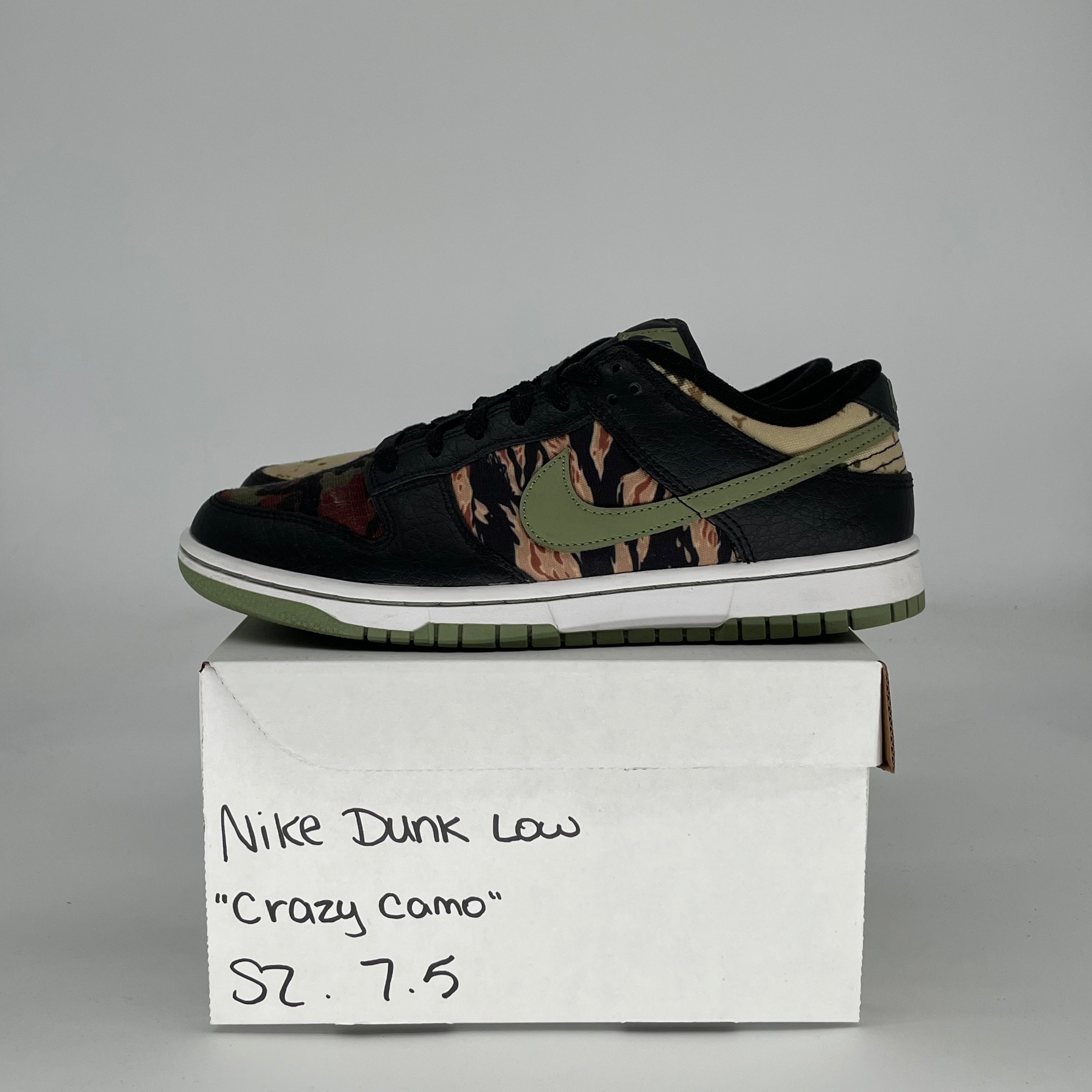 NIKE DUNK LOW CRAZY CAMO DH0957-001 SIZE 7.5/9W