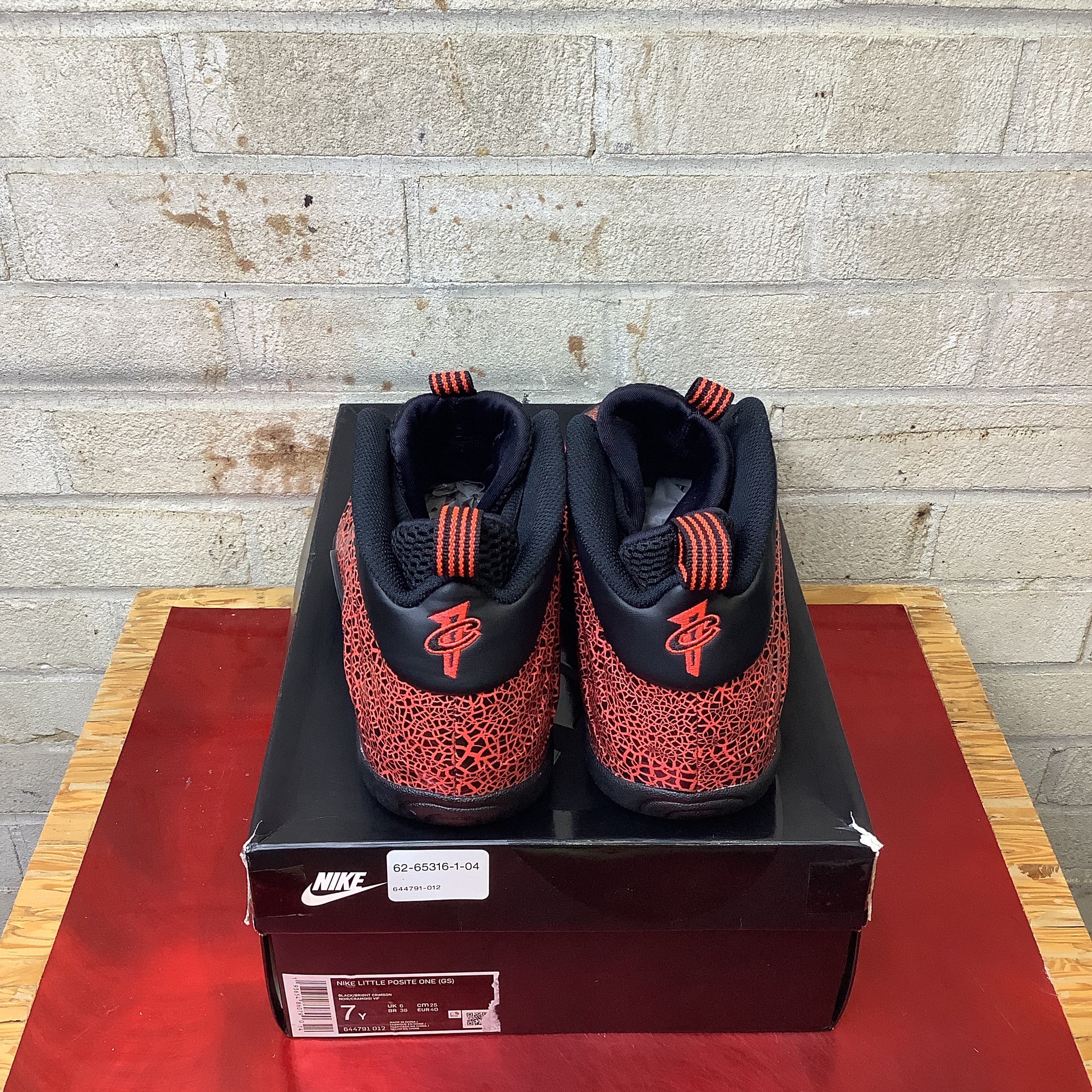 NIKE AIR FOAMPOSITE CRACKED LAVA 644791-012 SIZE 7/8.5W
