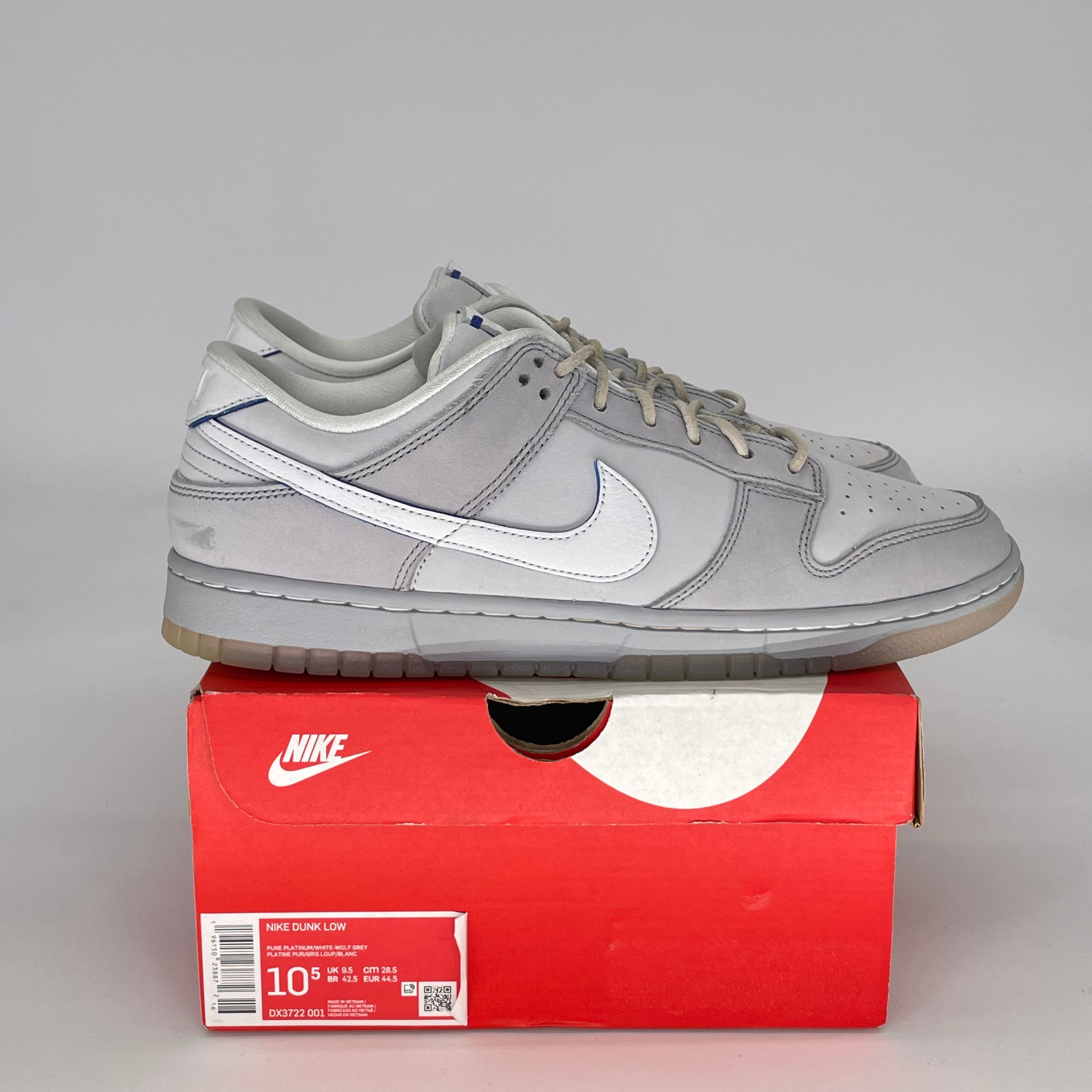 Nike Dunk Low Wolf Grey Pure Platinum UNBOXING NIKE DUNK LOW WOLF GREY PURE PLATINUM + UV LIGHT  main image 2