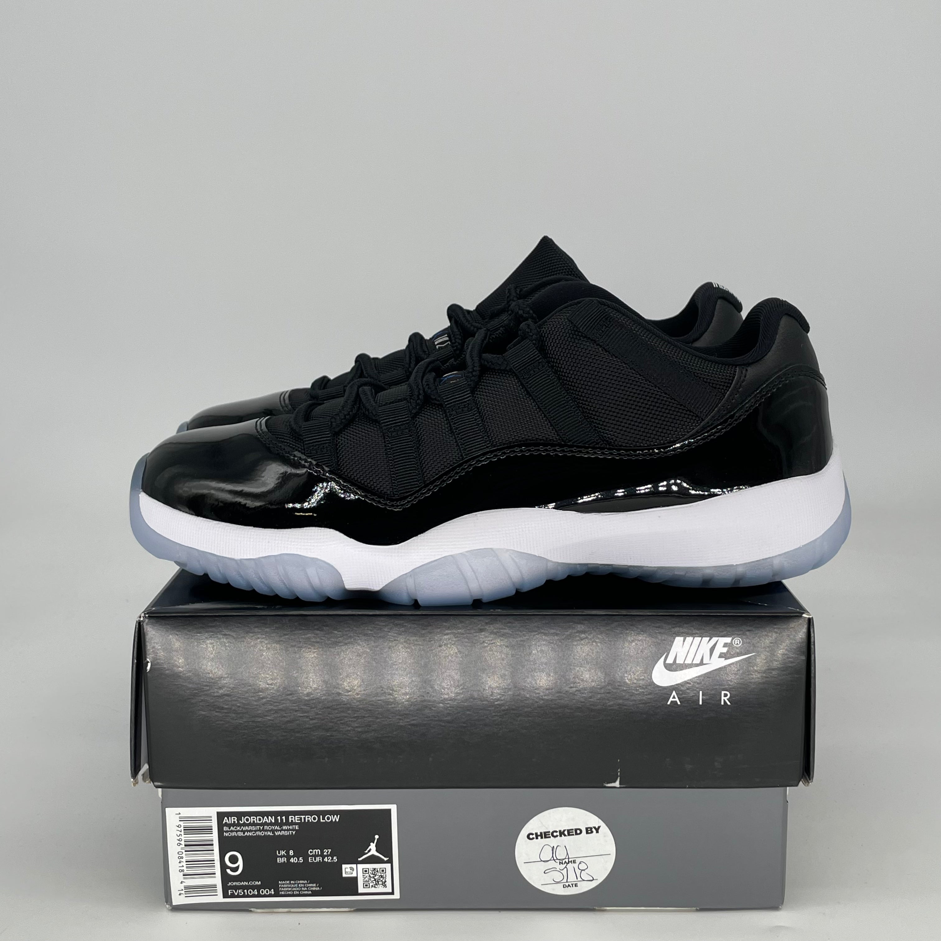 AIR JORDAN 11 LOW SPACE JAM FV5104-004 SIZE 9/10.5W