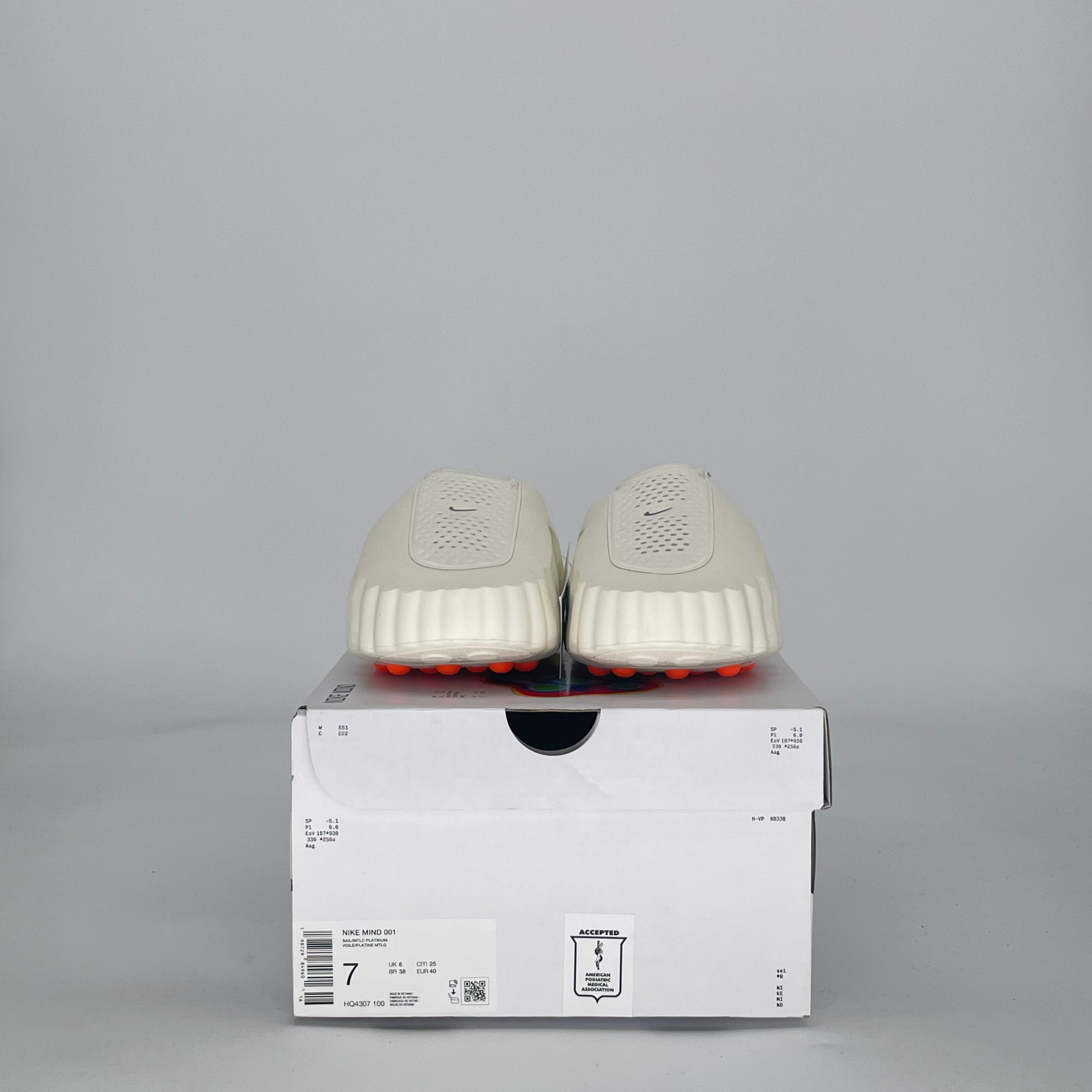 NIKE MIND 001 SLIDE SAIL HQ4307-100 SIZE 7/8.5W GS