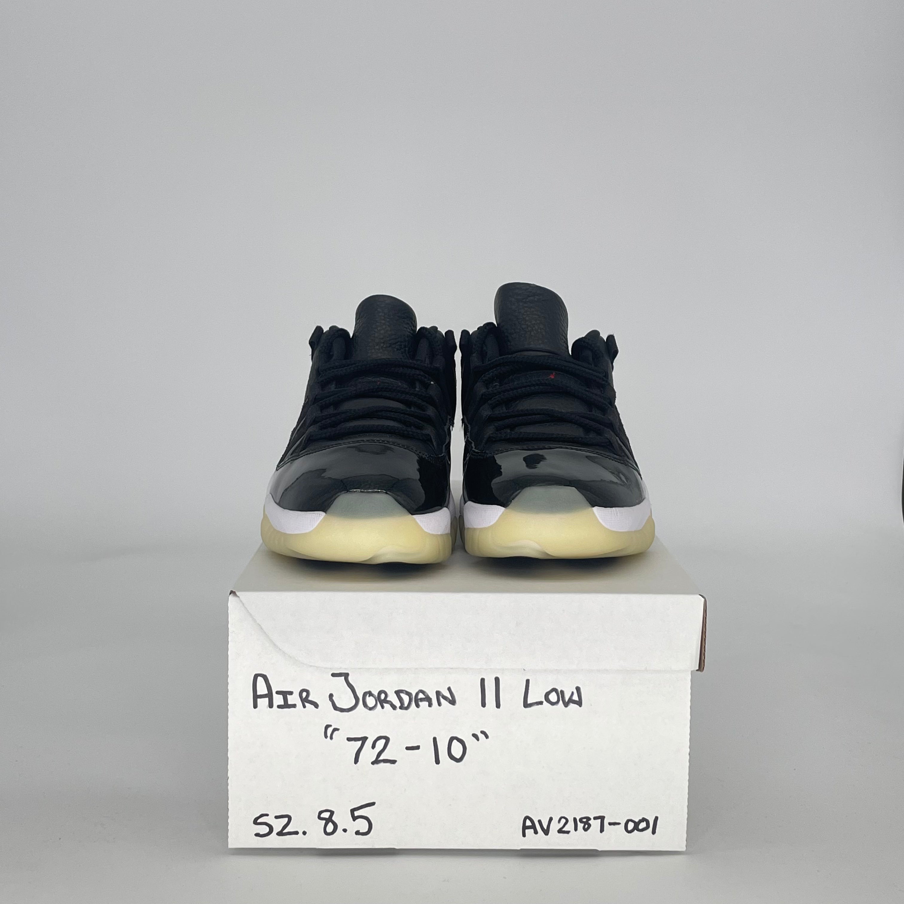 AIR JORDAN 11 LOW 72-10 AV2187-001 SIZE 8.5/10W