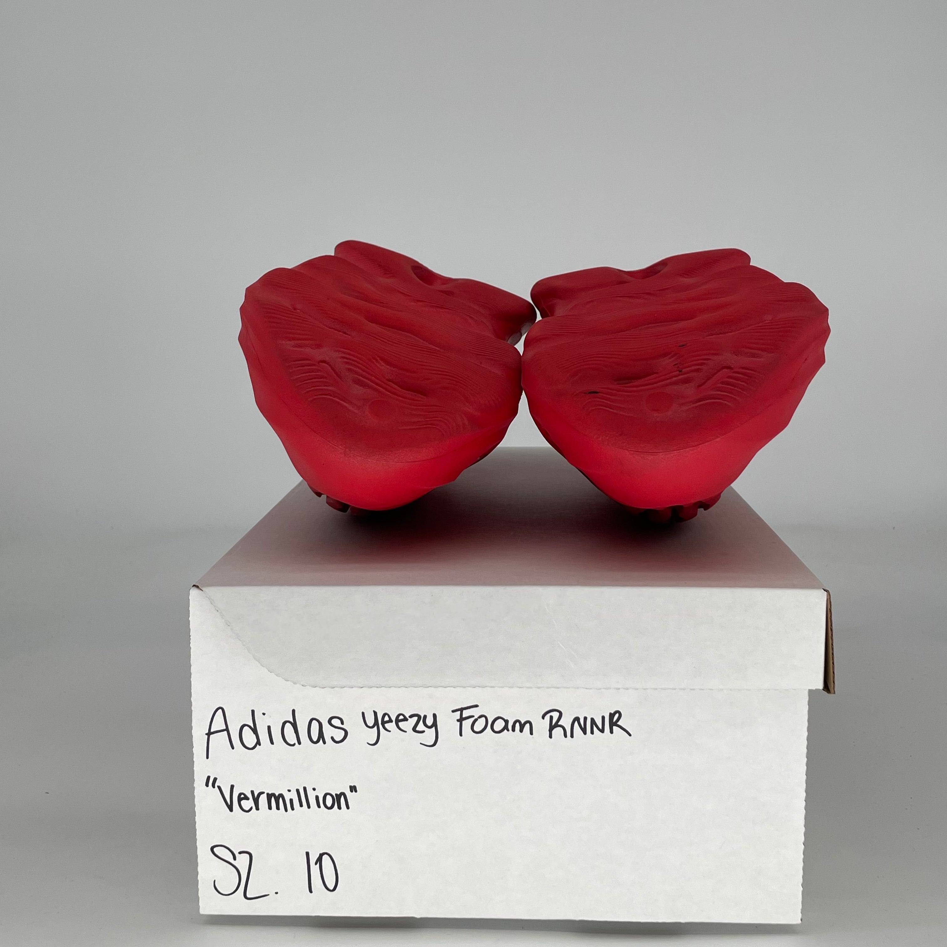 ADIDAS YEEZY FOAM RNNR VERMILLION GW3355 SIZE 10/11.5W