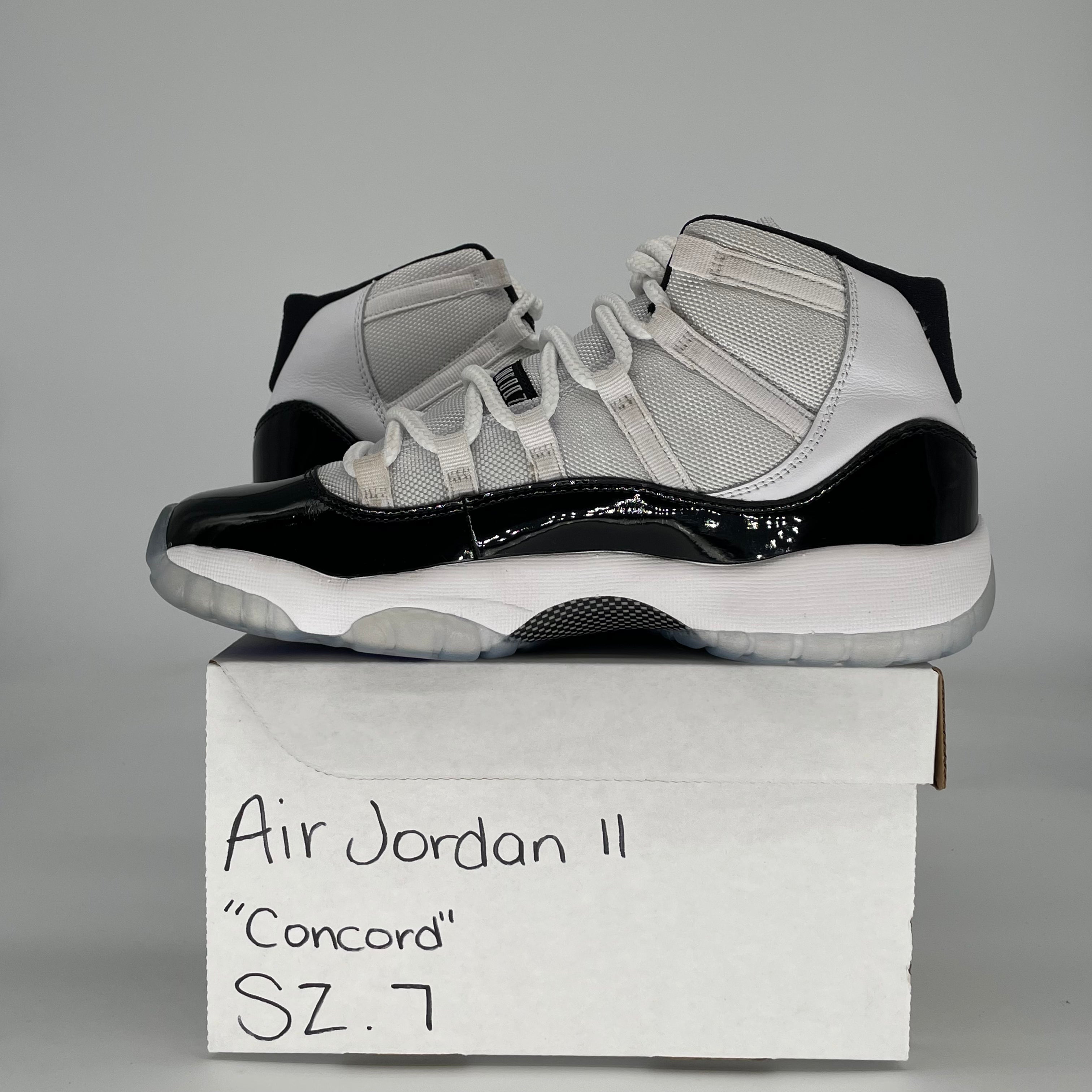 AIR JORDAN 11 CONCORD 378038-100 SIZE 7/8.5W