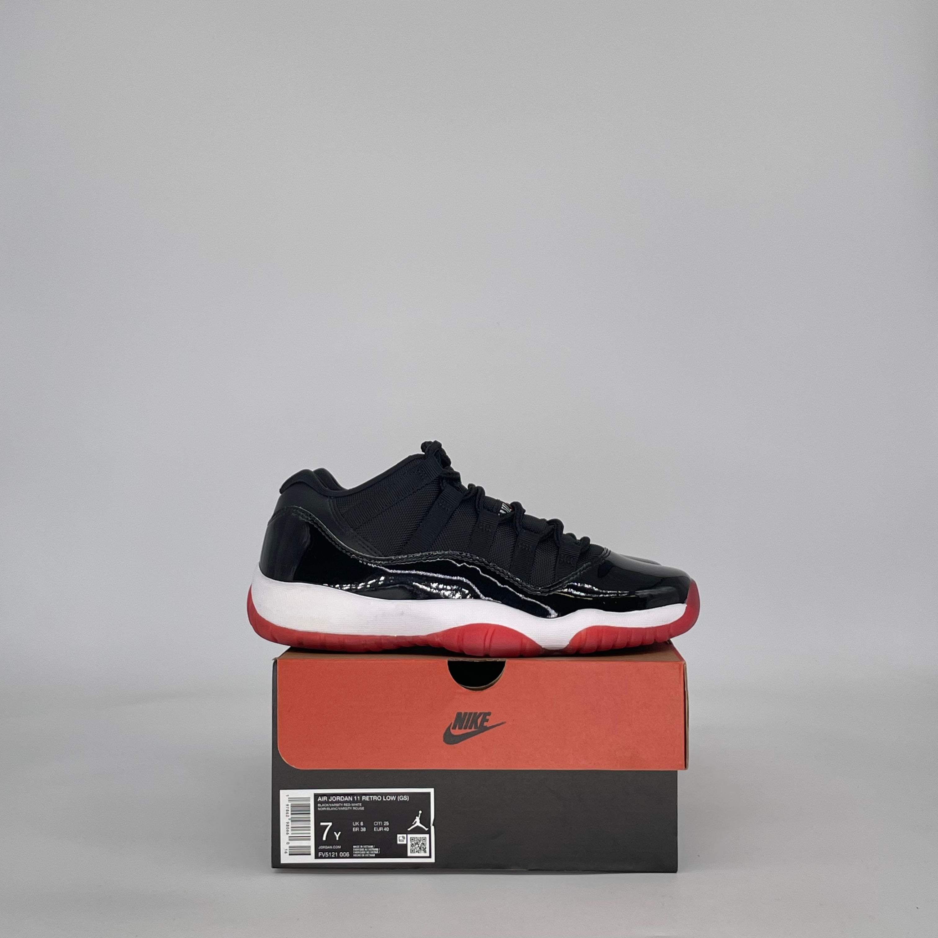 AIR JORDAN 11 LOW BRED FV5121-006 SIZE 7/8.5W GS