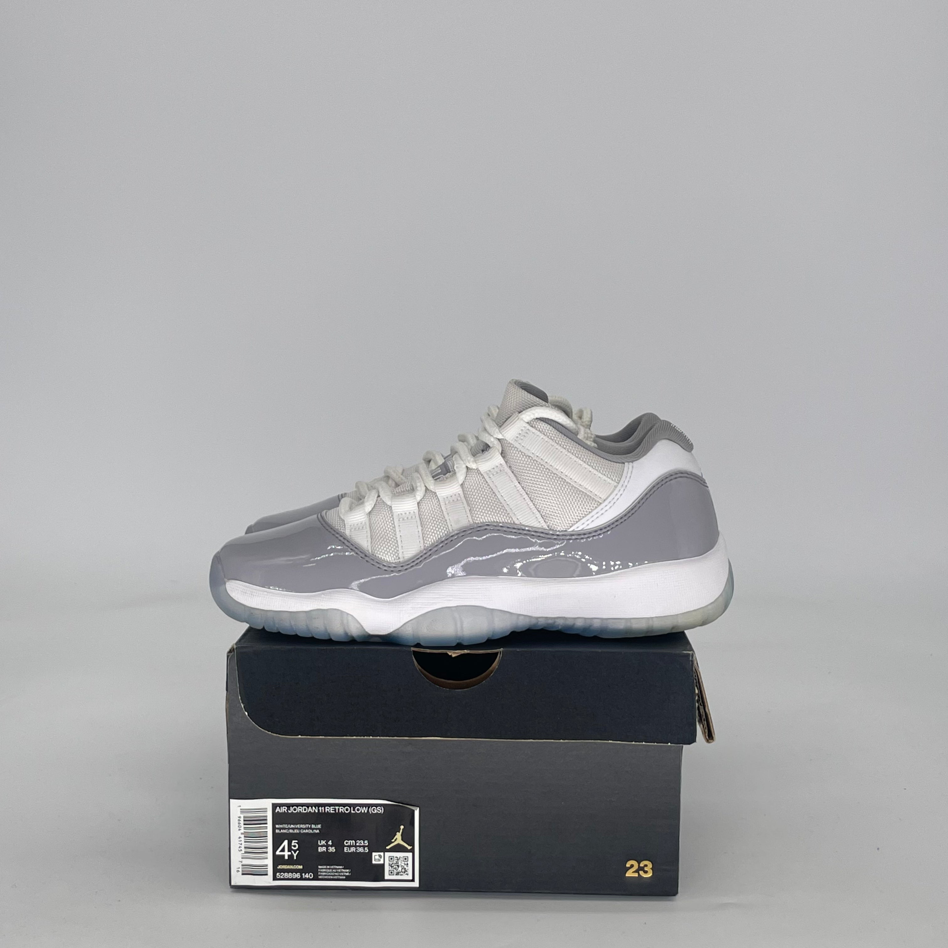 AIR JORDAN 11 LOW CEMENT GREY 528896-140 SIZE 4.5/6W GS