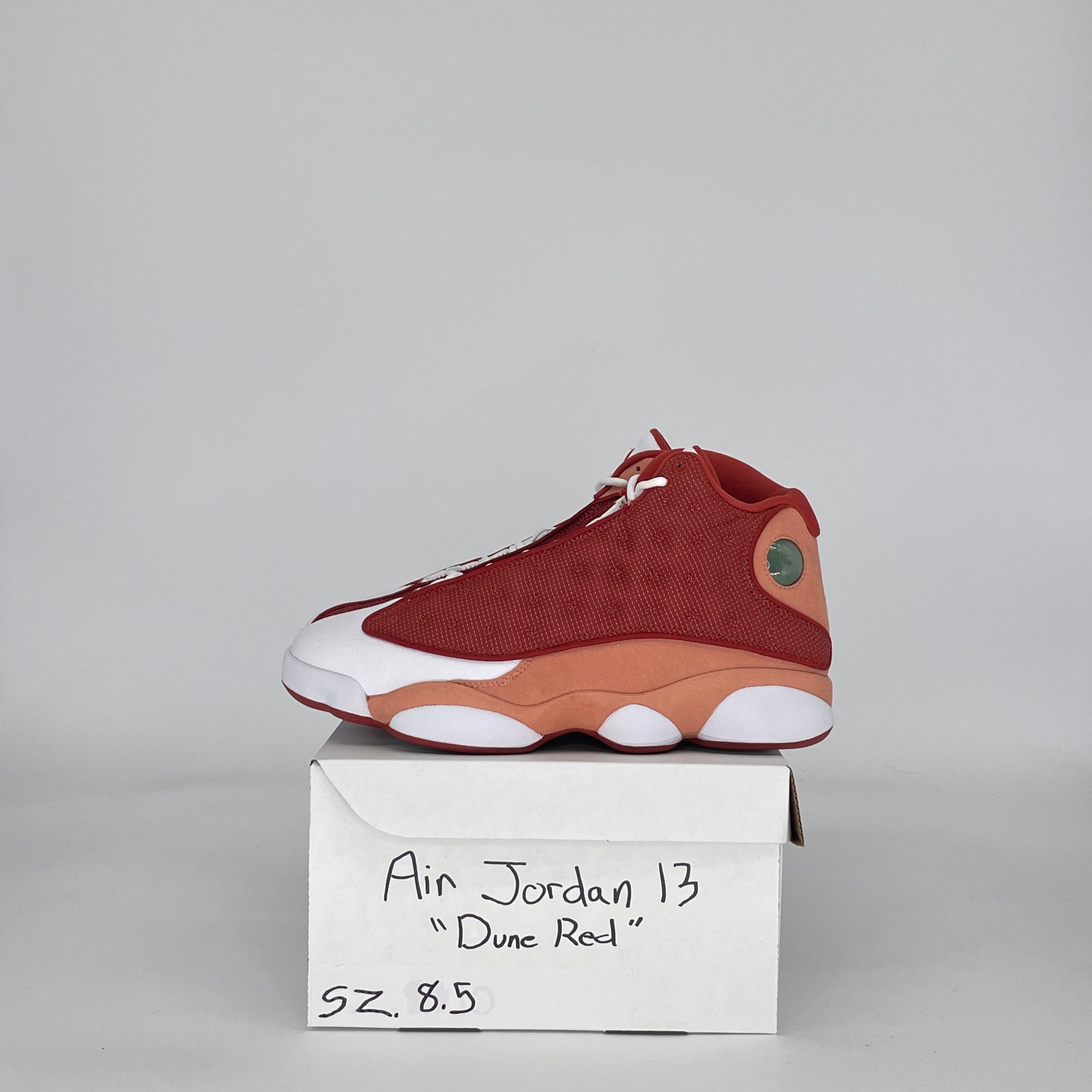 AIR JORDAN 13 DUNE RED DJ5982-601 SIZE 8.5/10W