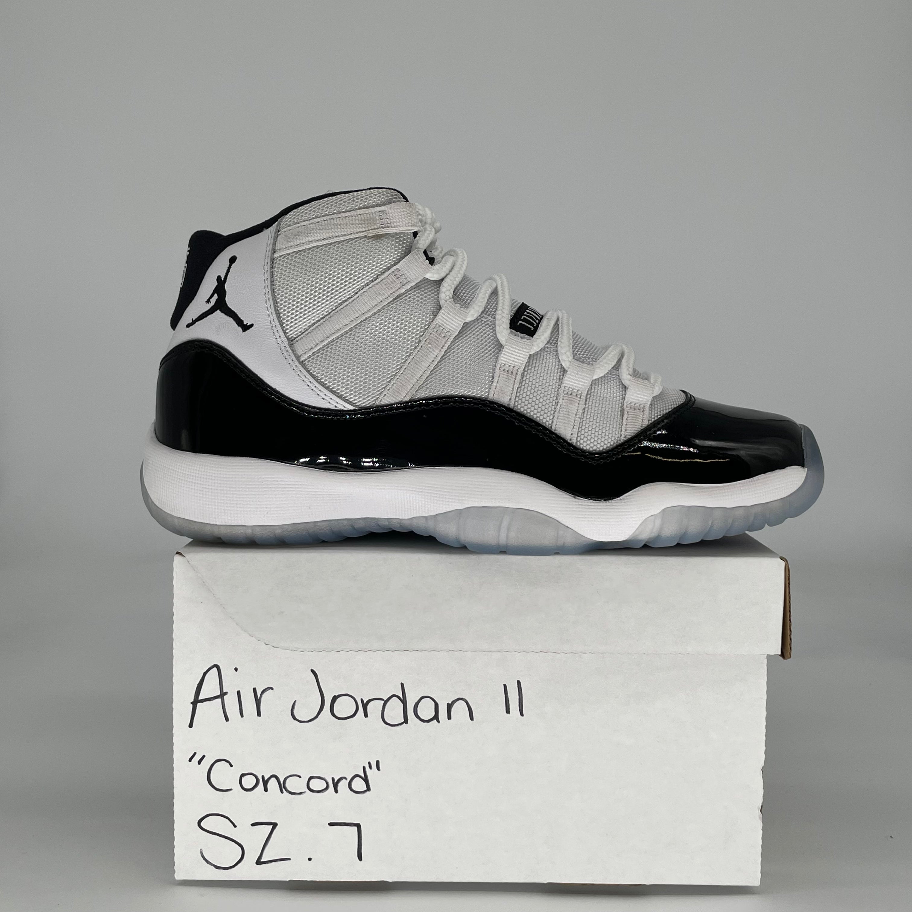 AIR JORDAN 11 CONCORD 378038-100 SIZE 7/8.5W