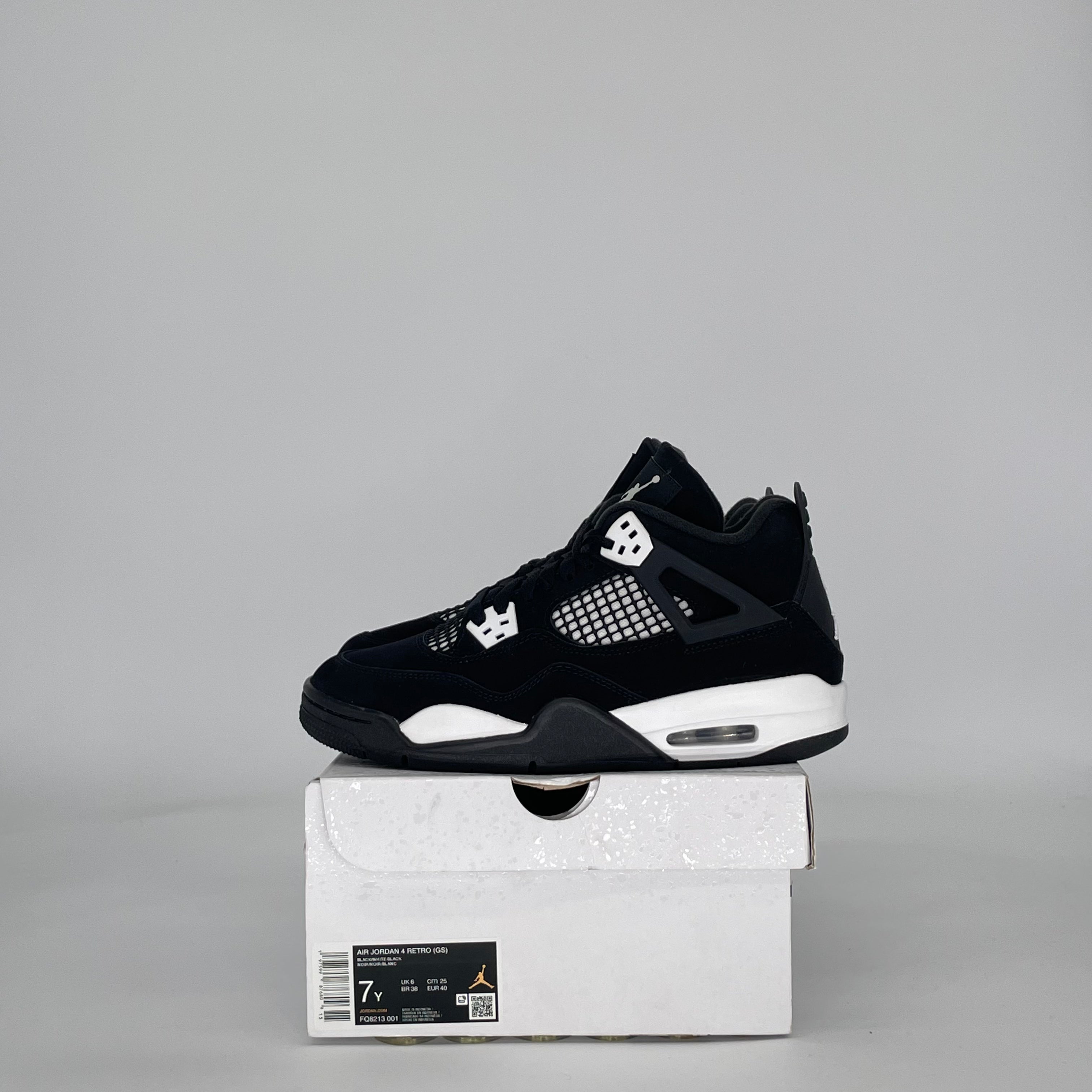 AIR JORDAN 4 WHITE THUNDER FQ8213-001 SIZE 7/8.5W GS