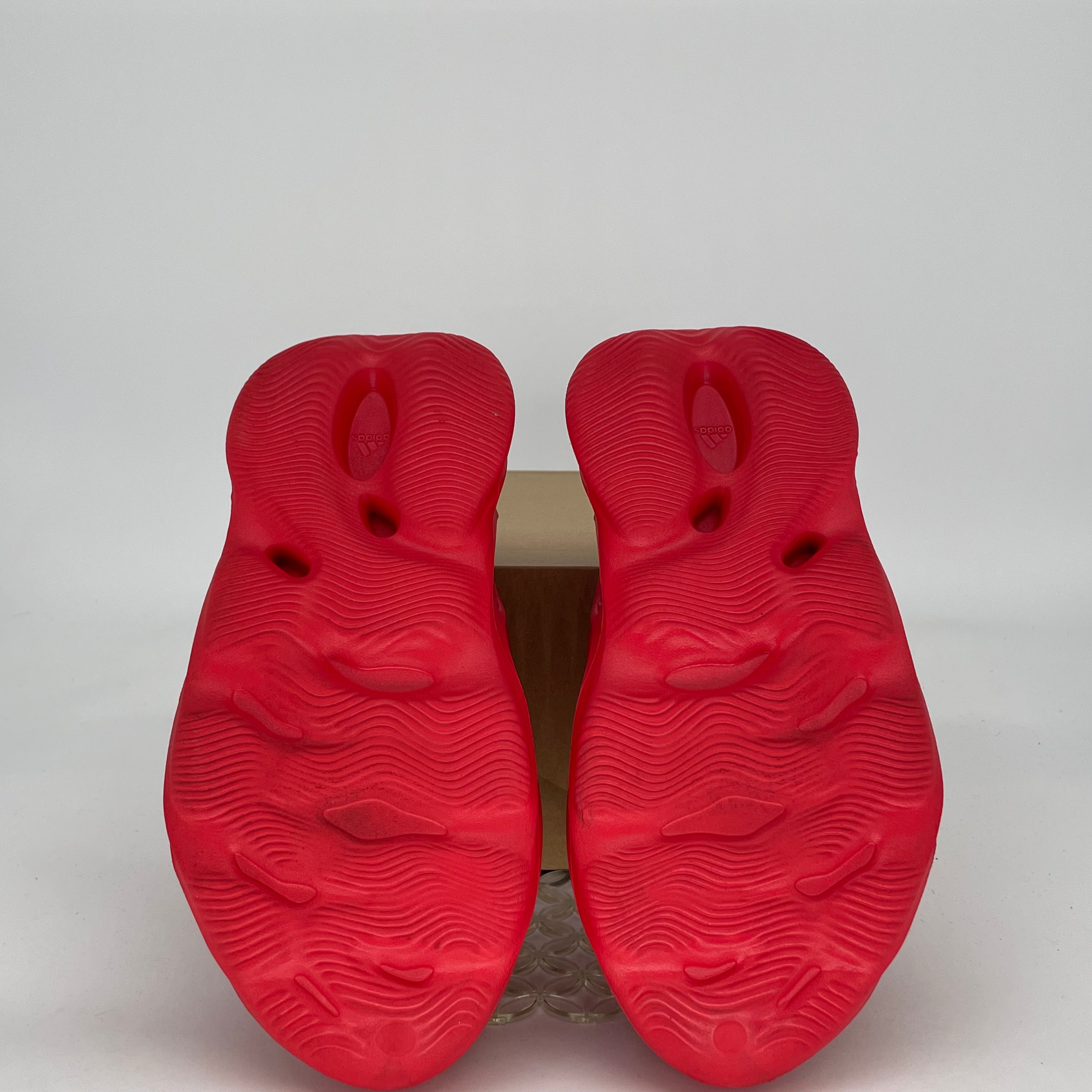 ADIDAS YEEZY FOAM RNNR VERMILLION GW3355 SIZE 10/11.5W