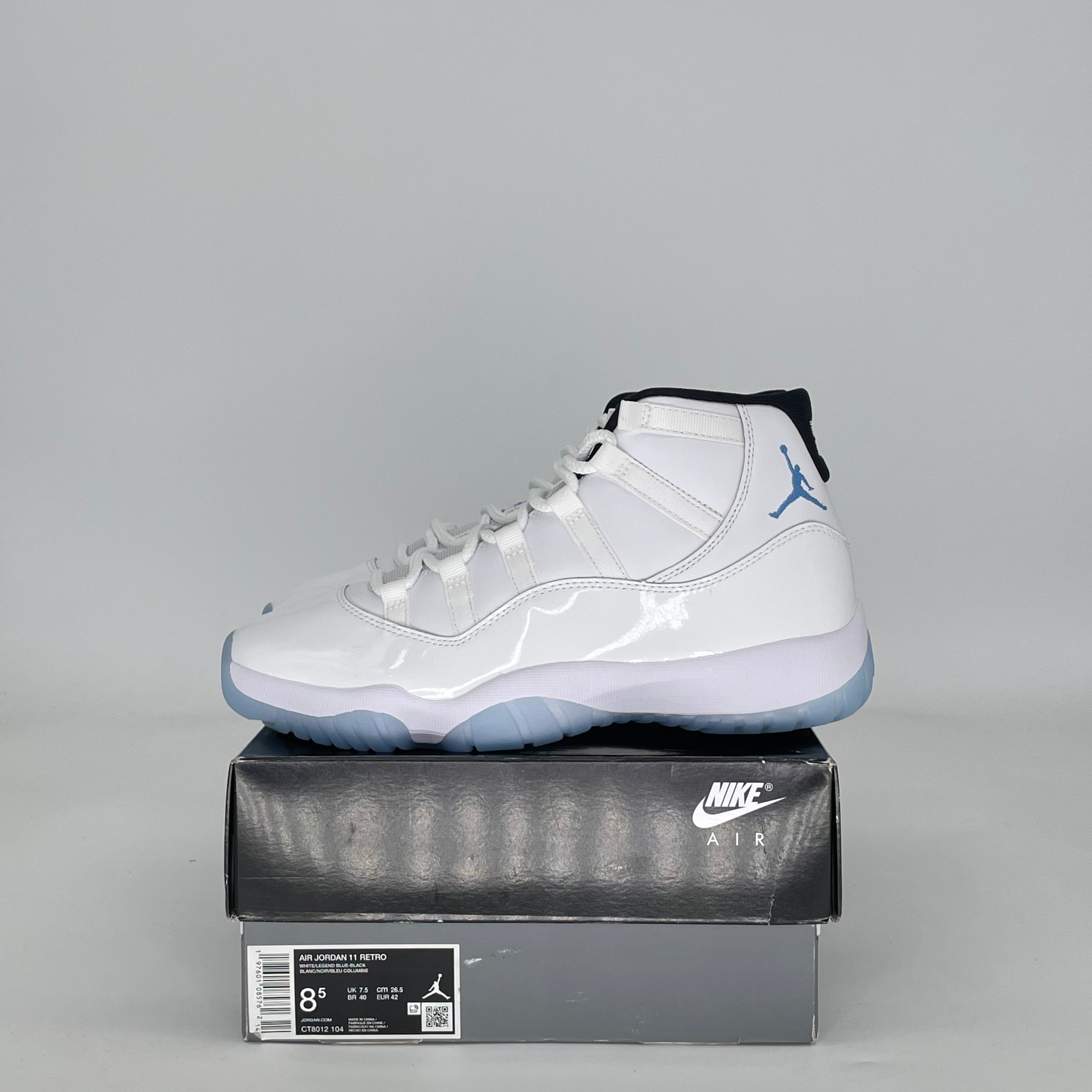 AIR JORDAN 11 LEGEND BLUE CT8012-104 SIZE 8.5/10W